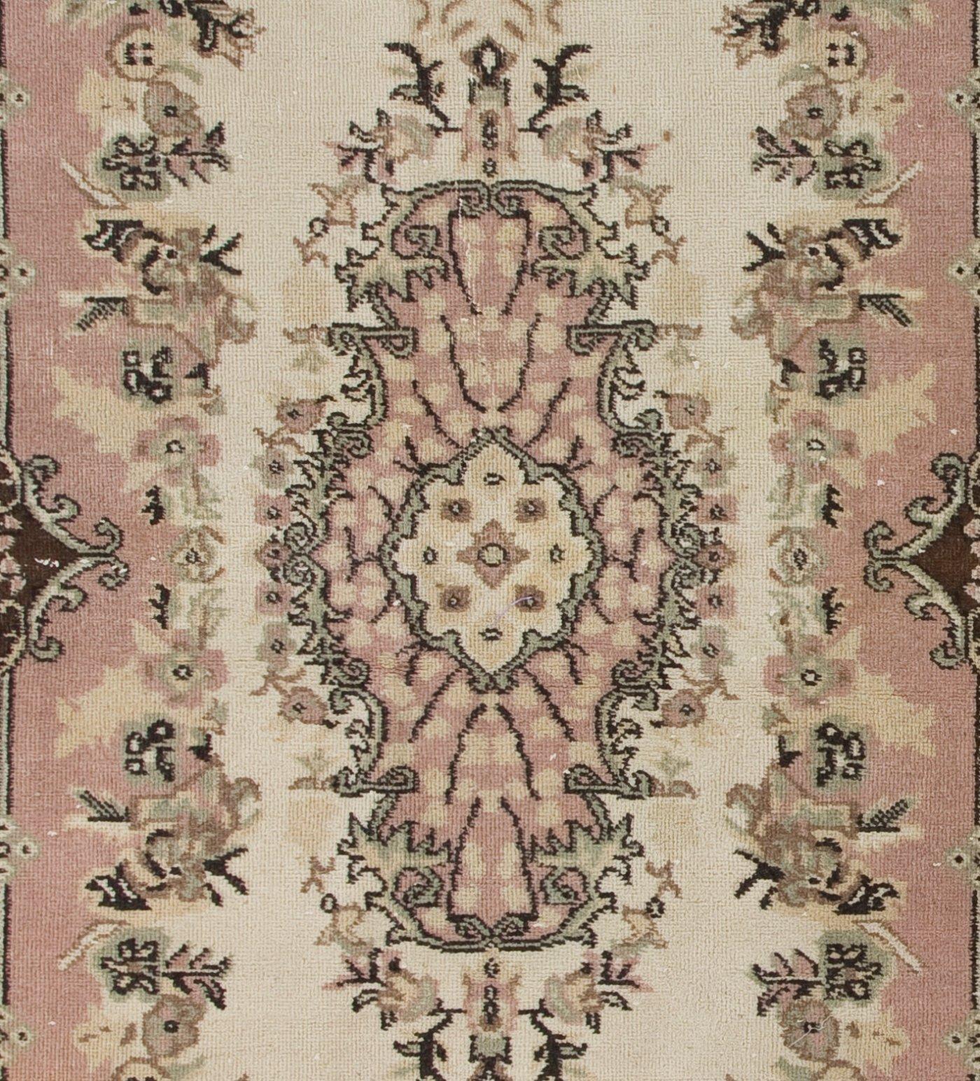 4x7 Ft Vintage Hand-Knotted Turkish Accent Rug with Floral Medallion Design In Good Condition For Sale In Philadelphia, PA