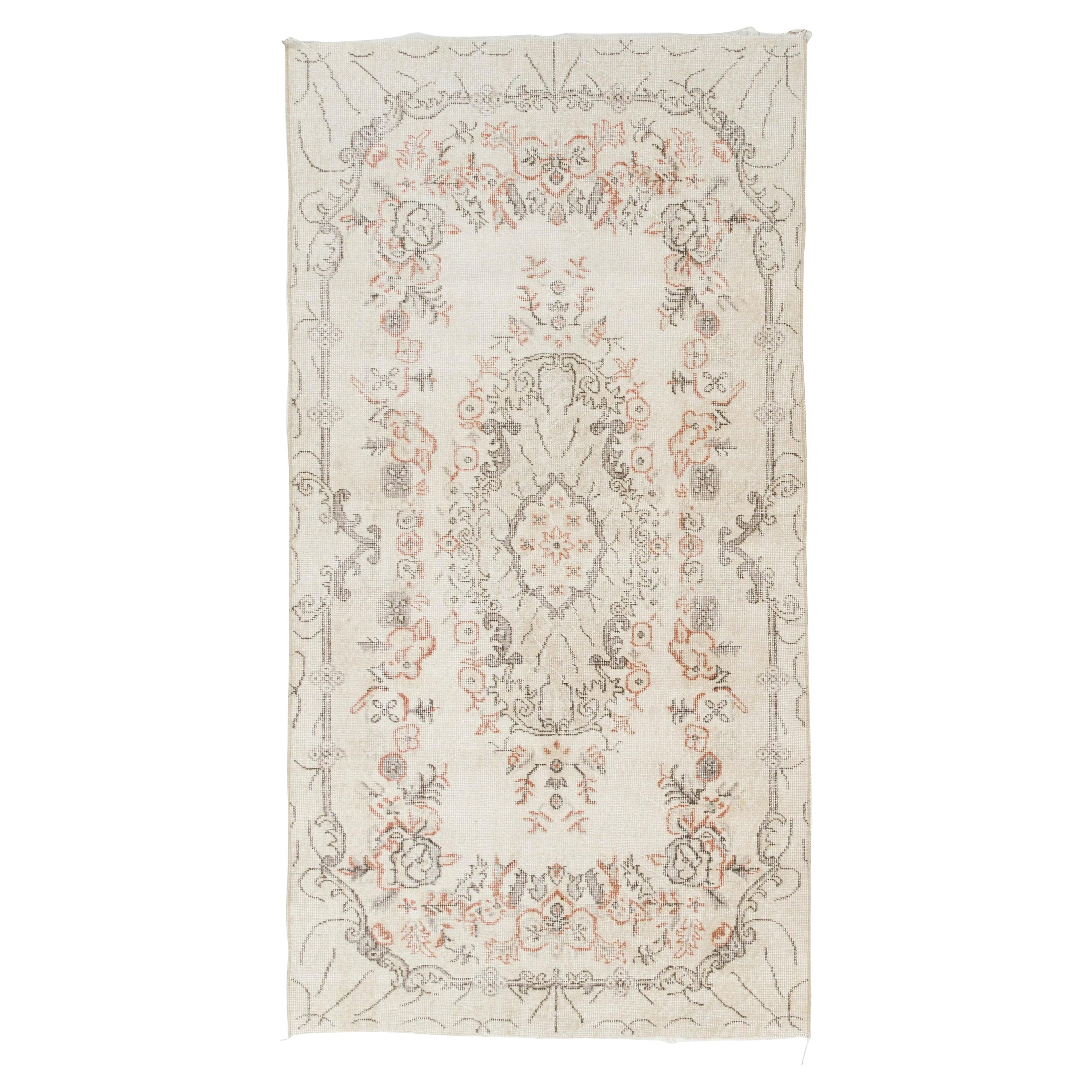 4x7 Ft Vintage Handgefertigter Oushak-Teppich in neutraler Farbe. Französisches Blumen-Garten-Design