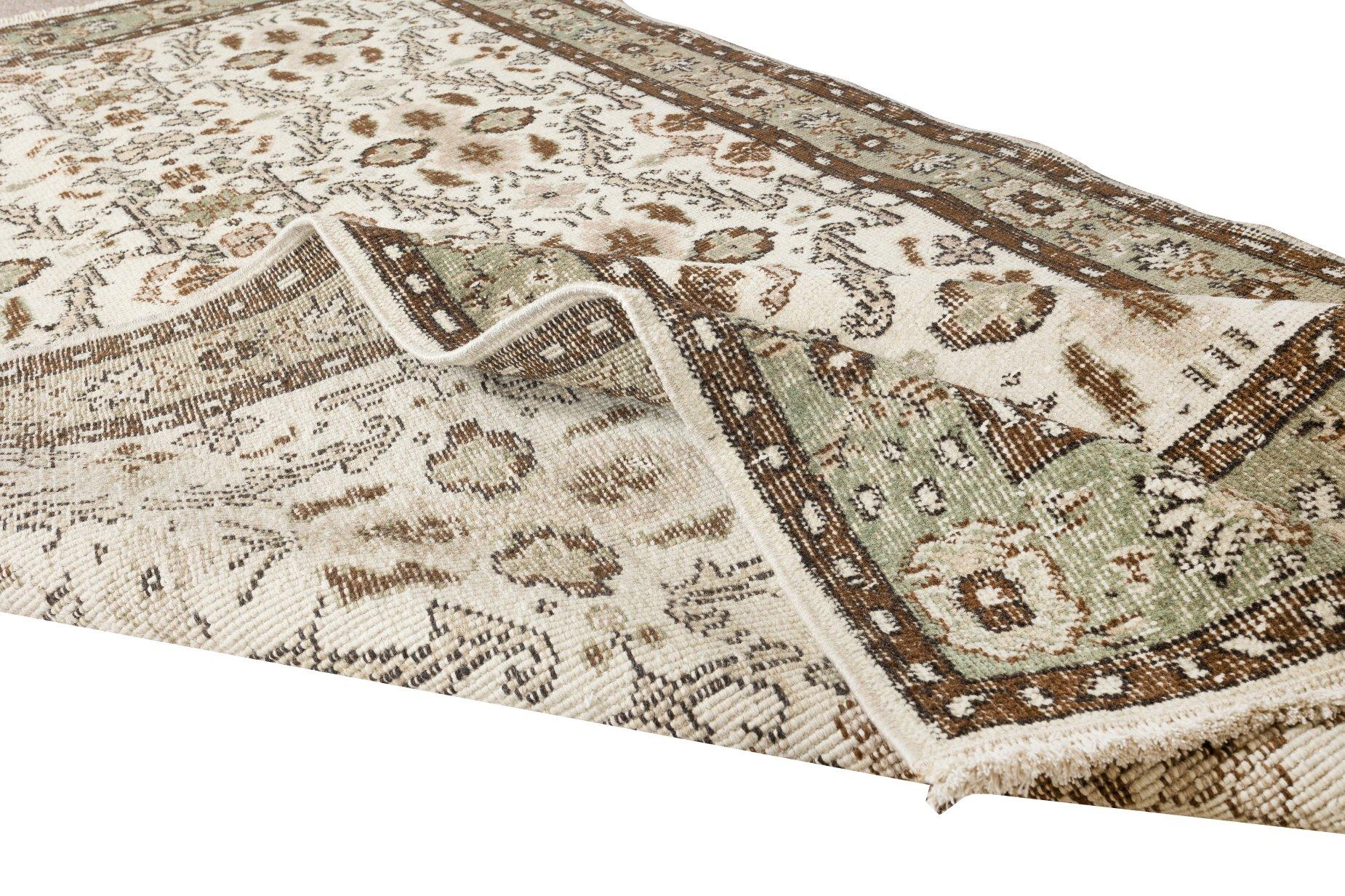 4x7 Ft Vintage Handgefertigter türkischer Akzent-Teppich, floral gemusterte Bodenbezug (Oushak) im Angebot