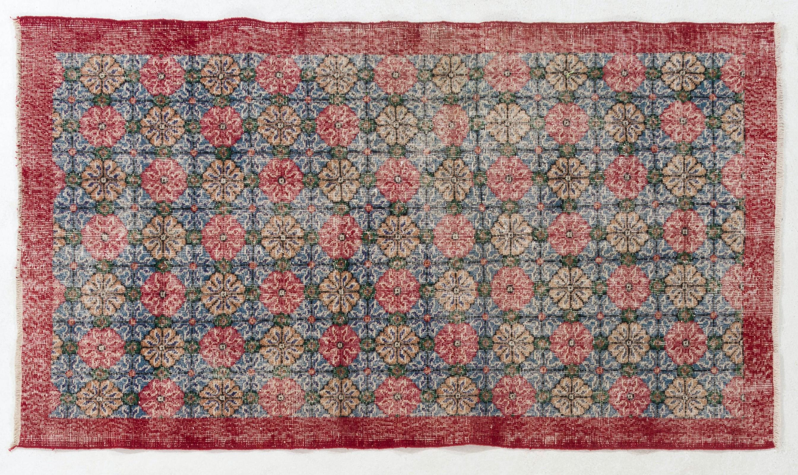 Vintage Handmade Turkish Accent Rug with All-Over Floral Design. 4 x 7 ft In Good Condition In Philadelphia, PA