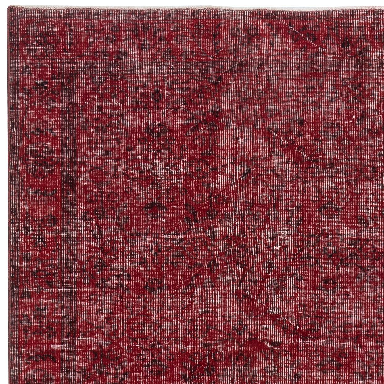 Turco Tappeto vintage turco 4x7 Ft tinto in rosso per interni moderni in vendita