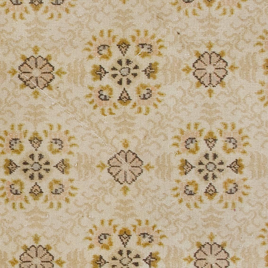 4x7 Ft Vintage Türkischer Deko-Wollteppich im Vintage-Stil, handgefertigter, floral gemusterter kleiner Teppich im Zustand „Hervorragend“ im Angebot in Spring Valley, NY