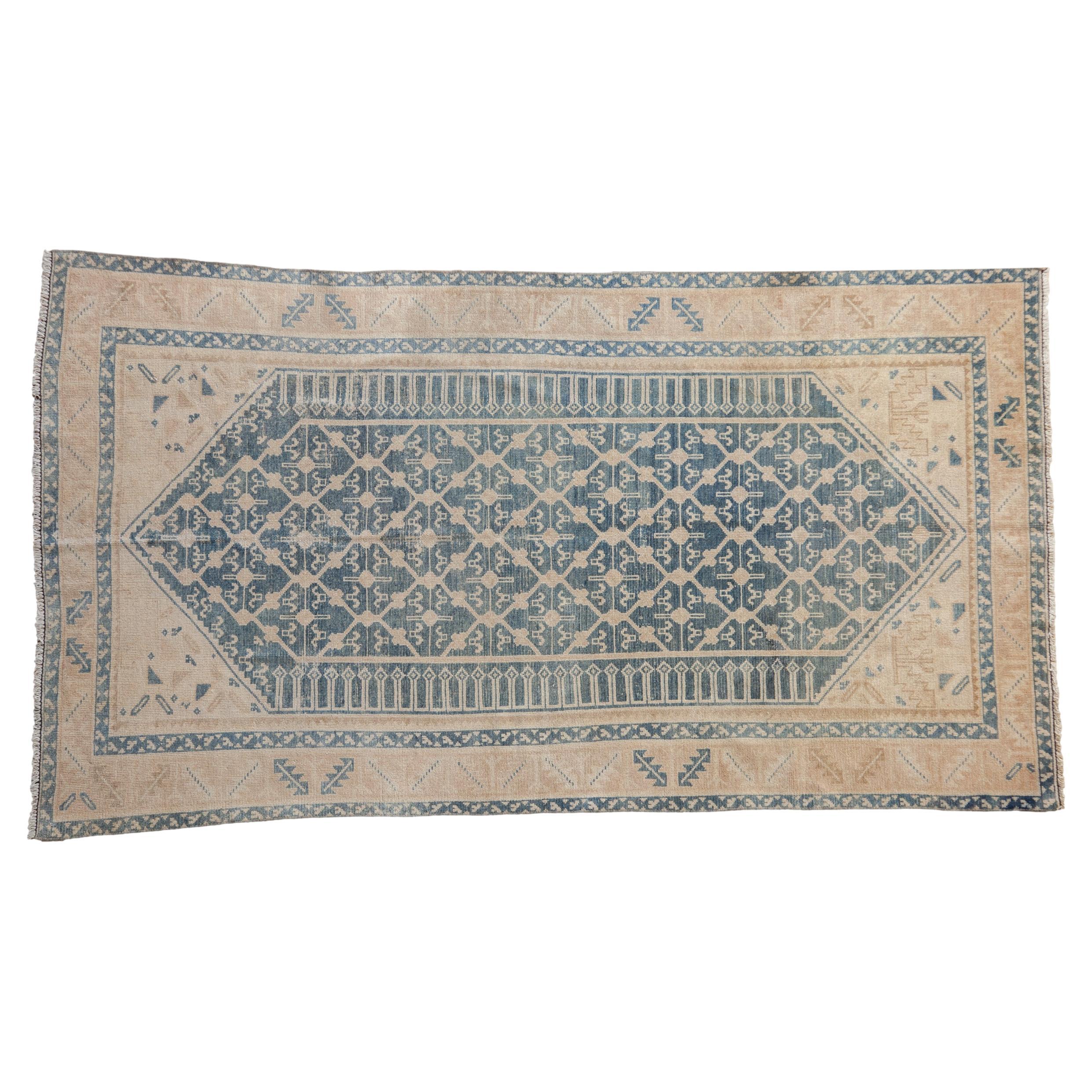 Distressed Malayer-Teppich im Vintage-Stil im Angebot