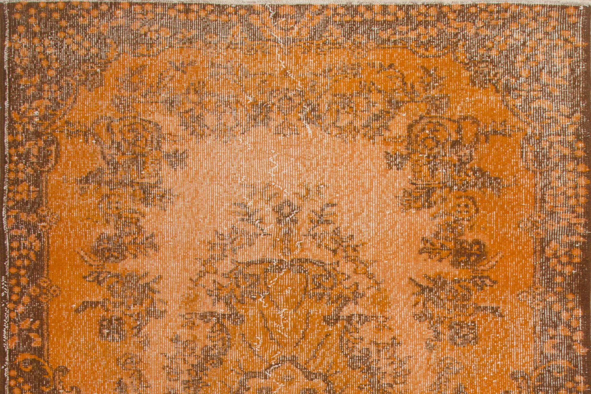 Noué à la main Tapis d'appoint 4x7,4 Ft fait à la main des années 1970, tapis orange moderne, revêtement de sol en laine en vente