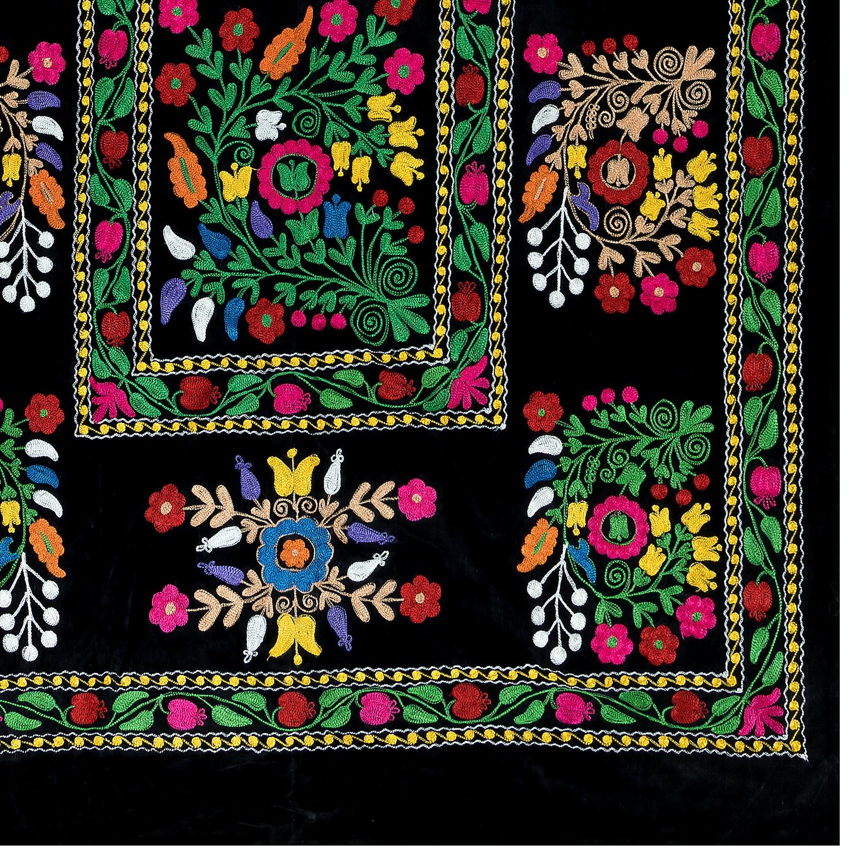 Suzani 4x7.4 Ft Silk Embroidery Table Cover, Colorful Wall Hanging, Vintage Bedspread For Sale