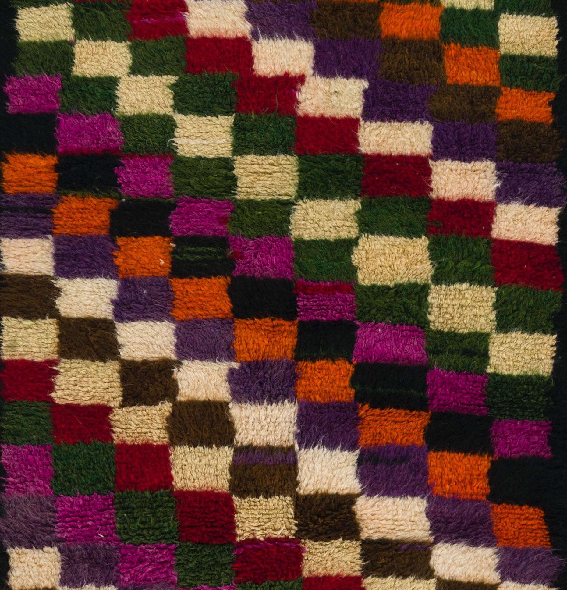 4x7.6 Fuß Mehrfarbiger handgeknüpfter karierter Tulu-Teppich im Vintage-Stil. Weiche Wolle-Füllung (Handgeknüpft) im Angebot