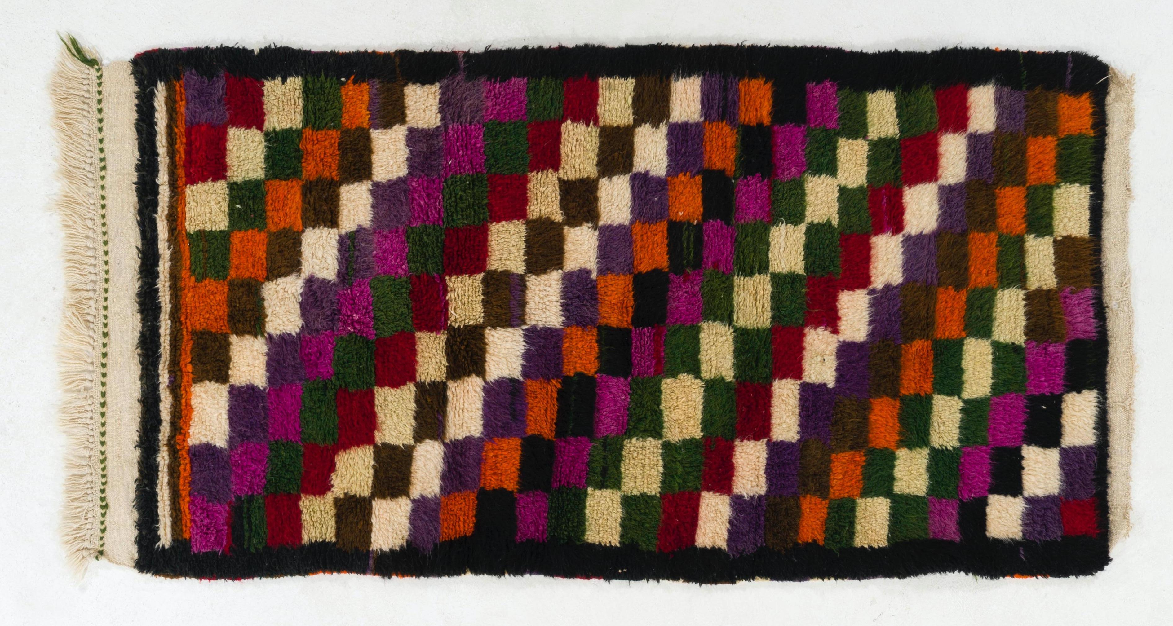 4x7.6 Fuß Mehrfarbiger handgeknüpfter karierter Tulu-Teppich im Vintage-Stil. Weiche Wolle-Füllung im Zustand „Gut“ im Angebot in Philadelphia, PA