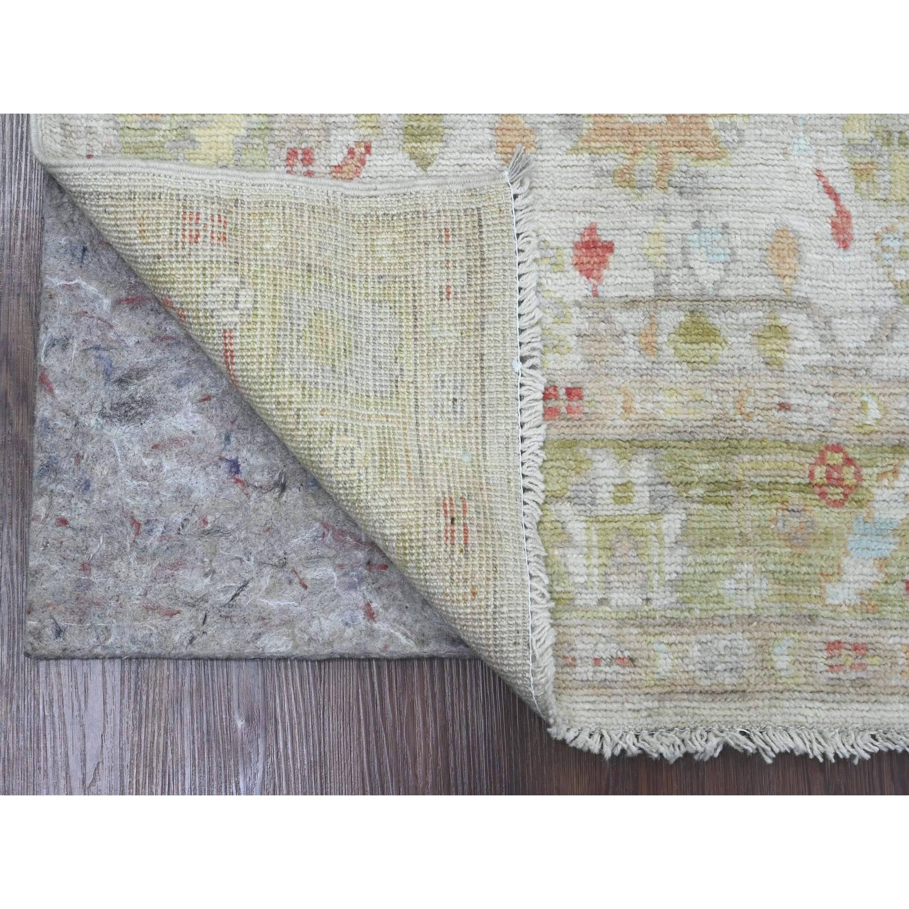 Chiffon Blanco, Anudada a Mano, Angora Afgana Oushak con Dibujo Floral, Tintes Vegetales, 100% Lana, Alfombra Ancha, Alfombra Oriental
Materiales primarios: Lana
Látex: Sin pelo 
altura: 0,25 Pulgadas
Estilo: Transicional
Color principal: