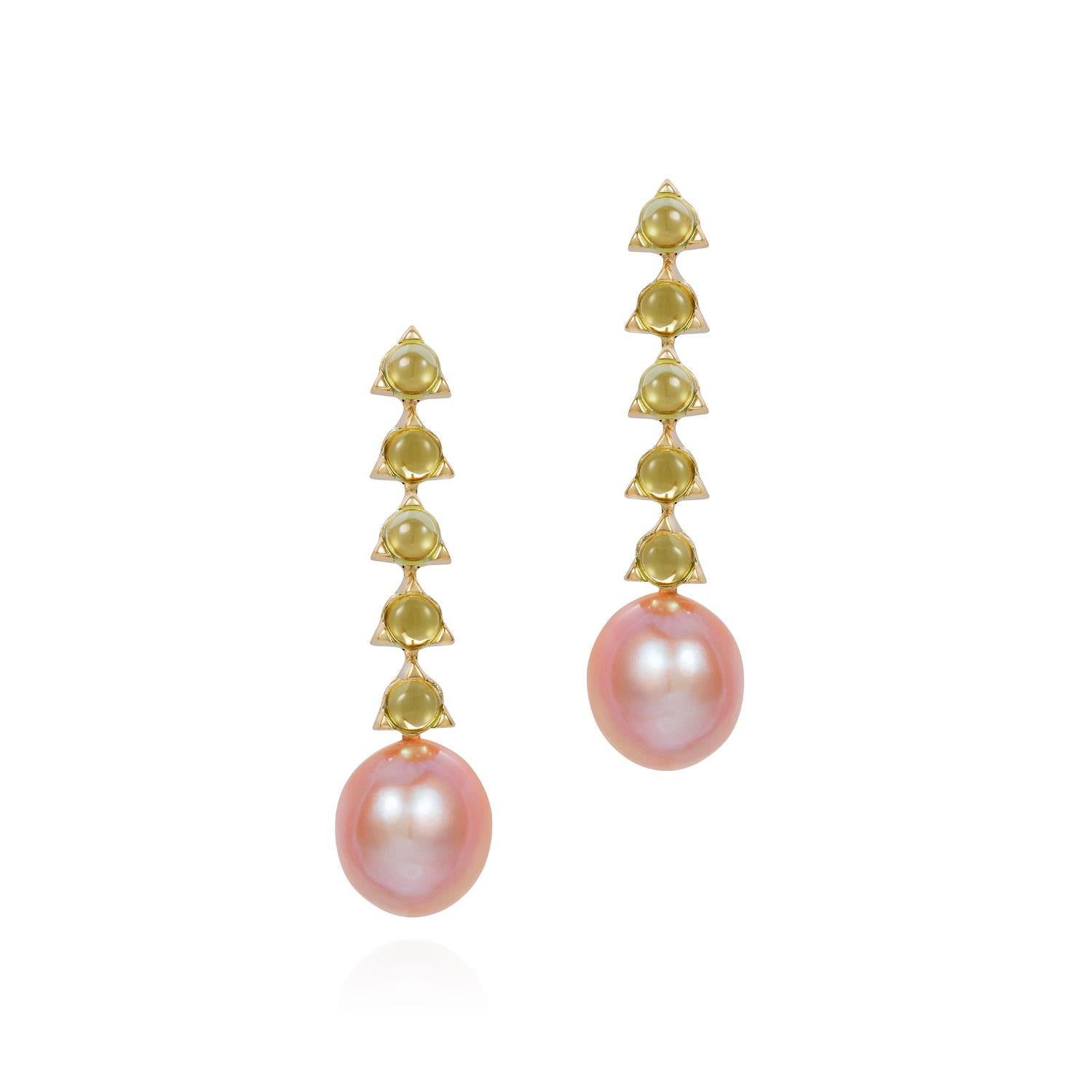 Contemporary 5- 4mm Stone Baroque Peach/Violet Pearl Earrings, Citrine, 18 Karat Yellow Gold For Sale