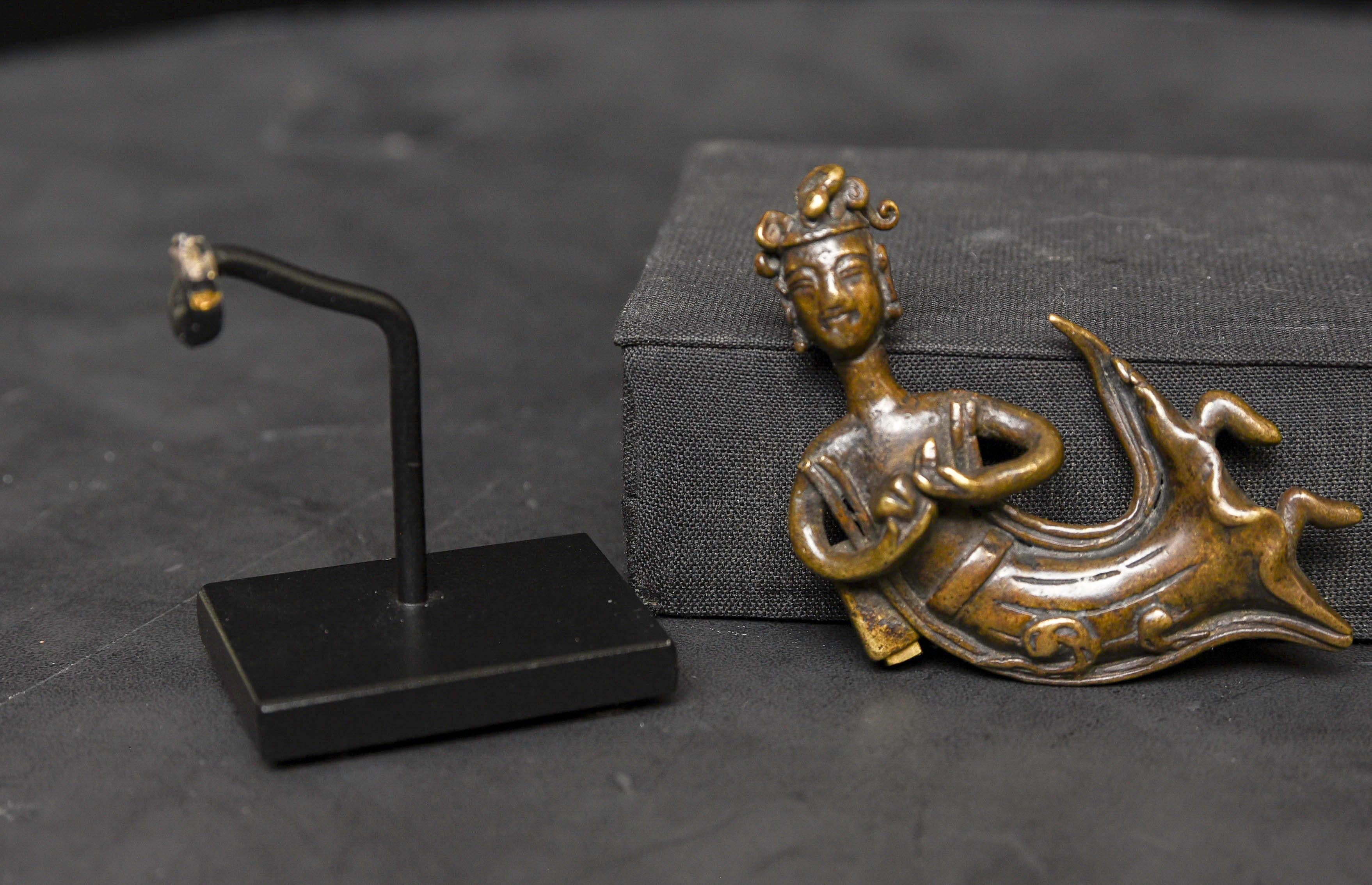 5/6thC Chinese Bronze Buddha - 9585 For Sale 7
