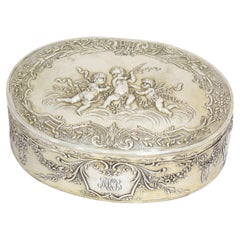 Boîte vintage allemande en argent sterling doré à trois chérubins et guirlandes florales