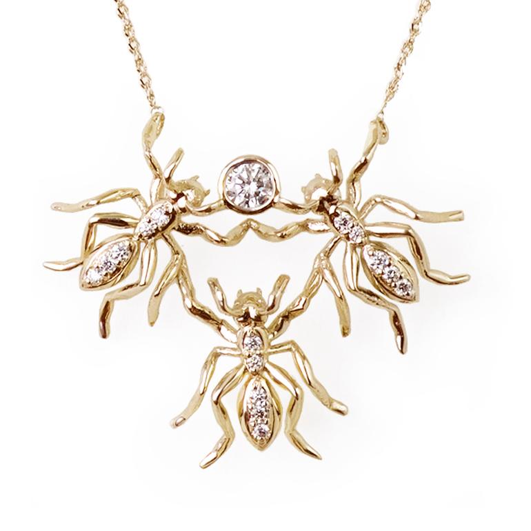 Brilliant Cut 5 Ant Crumb Necklace Yellow Gold Diamonds For Sale