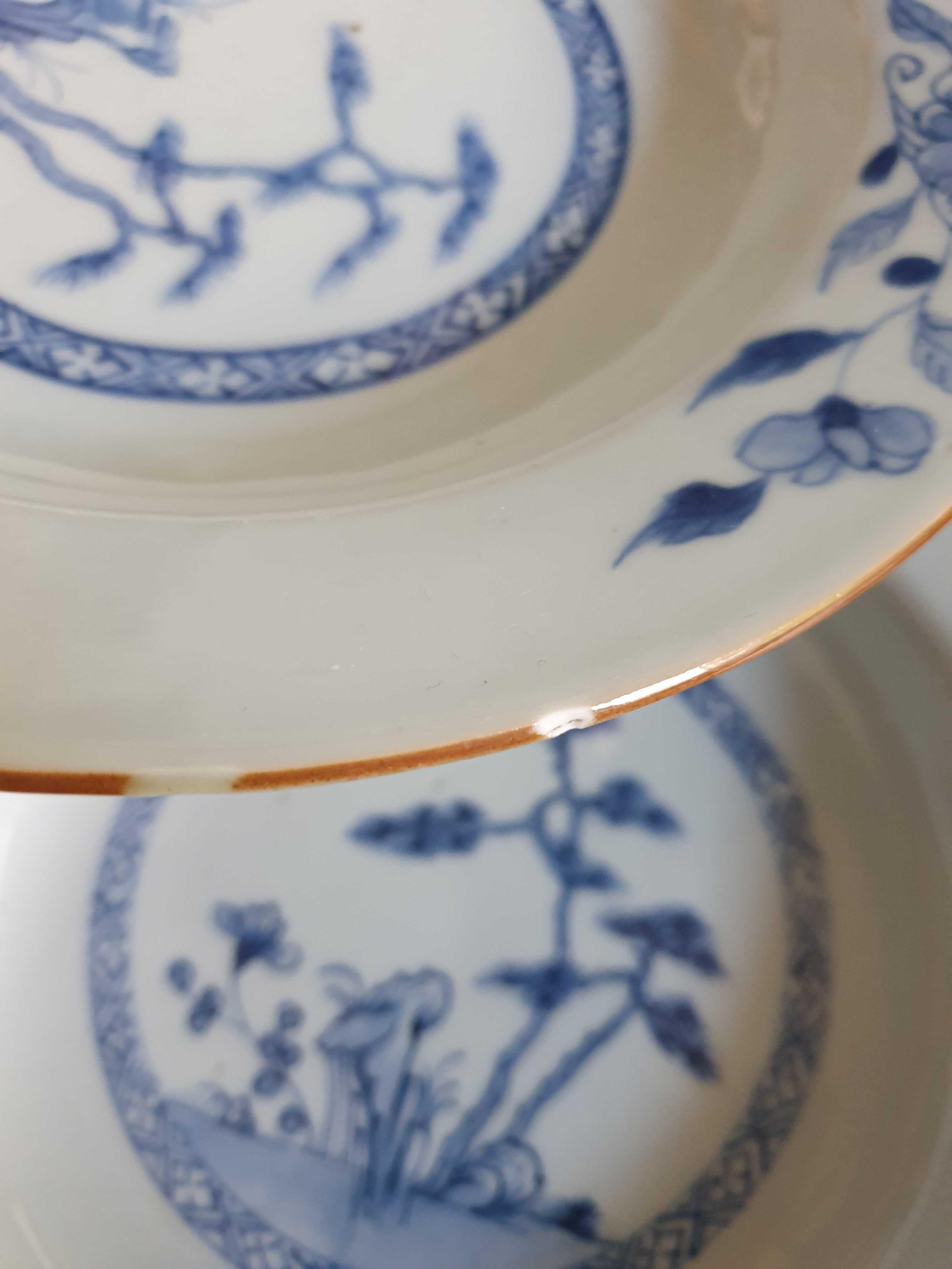 Assiettes plates anciennes en porcelaine chinoise bleue et blanche de la période Kangxi du 18e siècle n° 5 en vente 1
