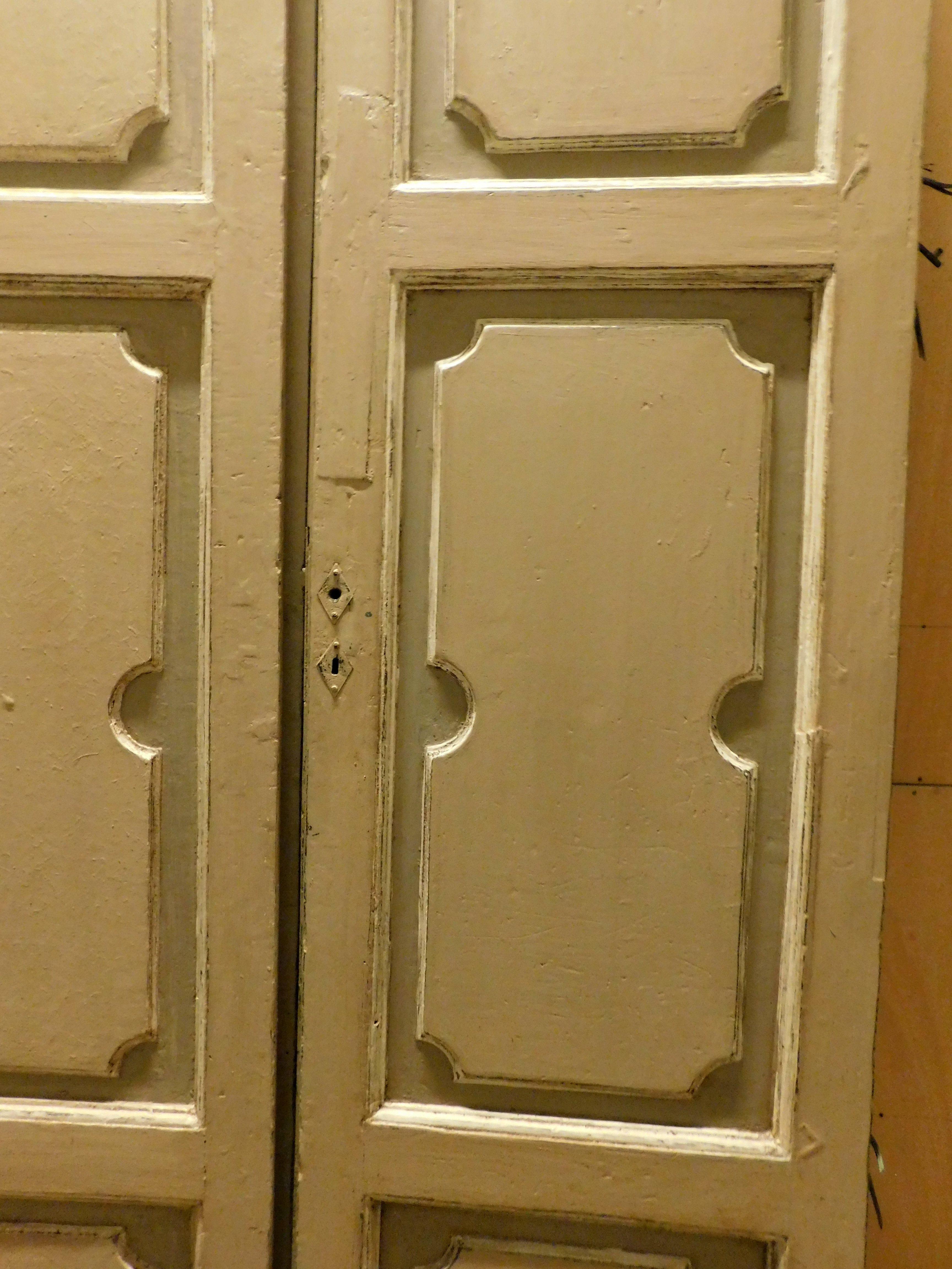5 antike lackierte Doppeltüren, identisch, bündig,700 Italien (Handgeschnitzt) im Angebot