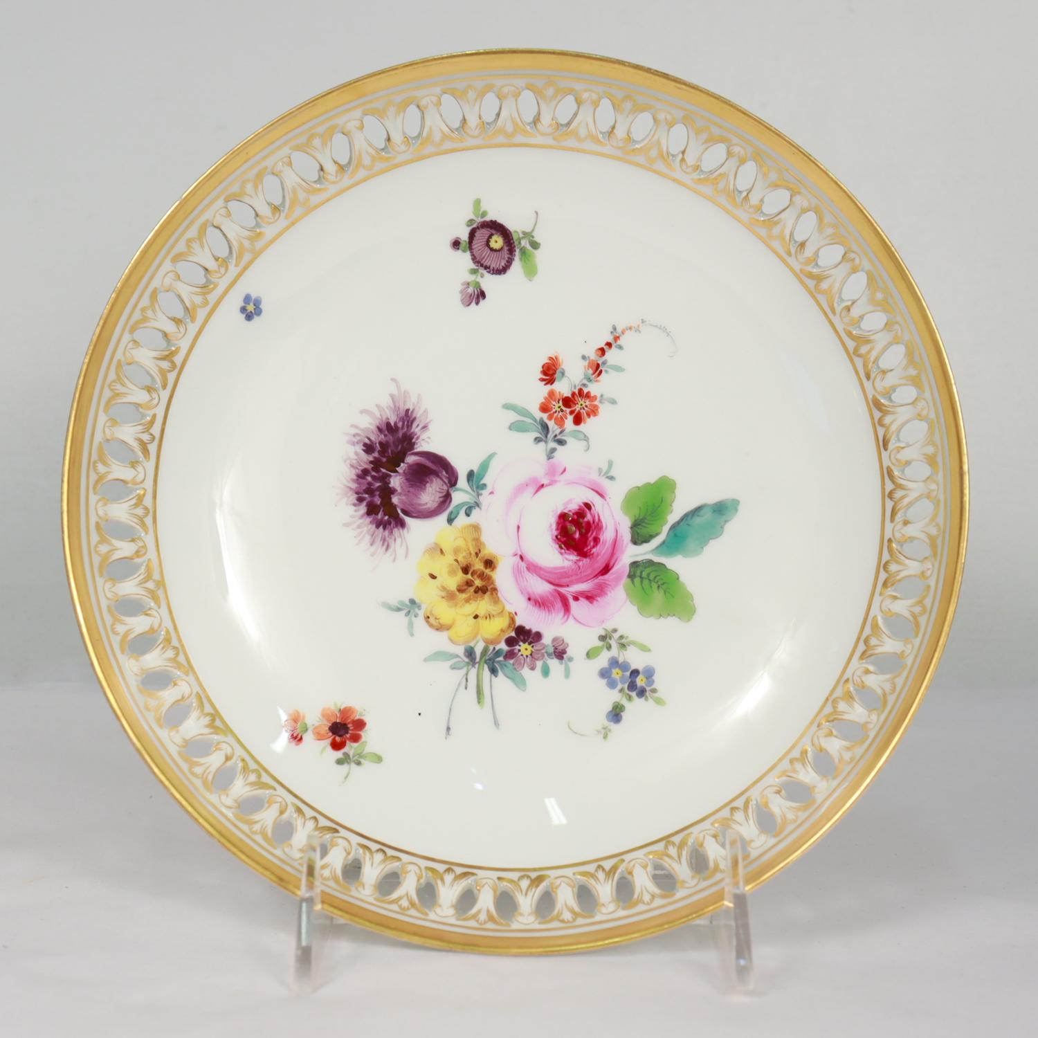 Gilt 5 Antique Meissen Porcelain Neoclassical Reticulated Bowls with Deutsche Blumen For Sale