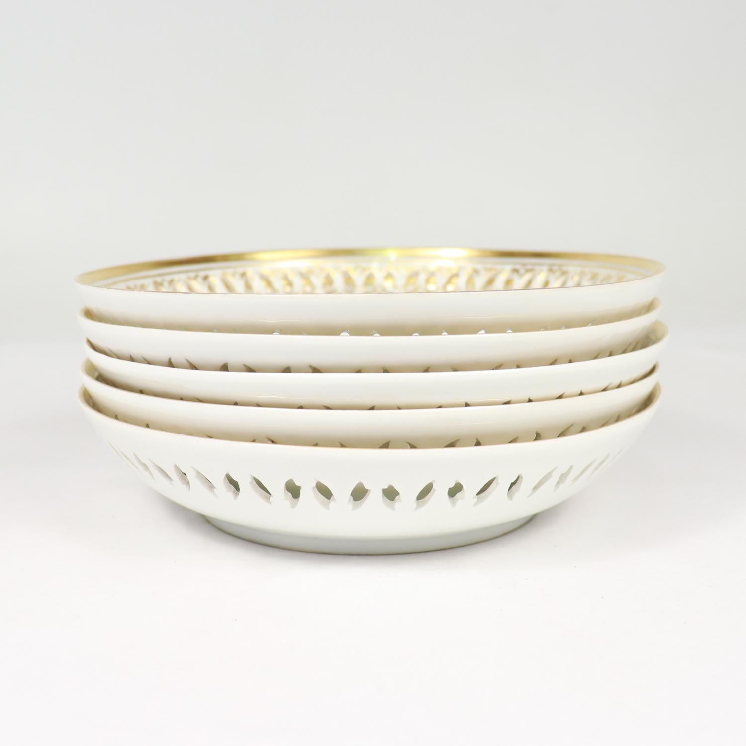 5 Antique Meissen Porcelain Neoclassical Reticulated Bowls with Deutsche Blumen For Sale 1