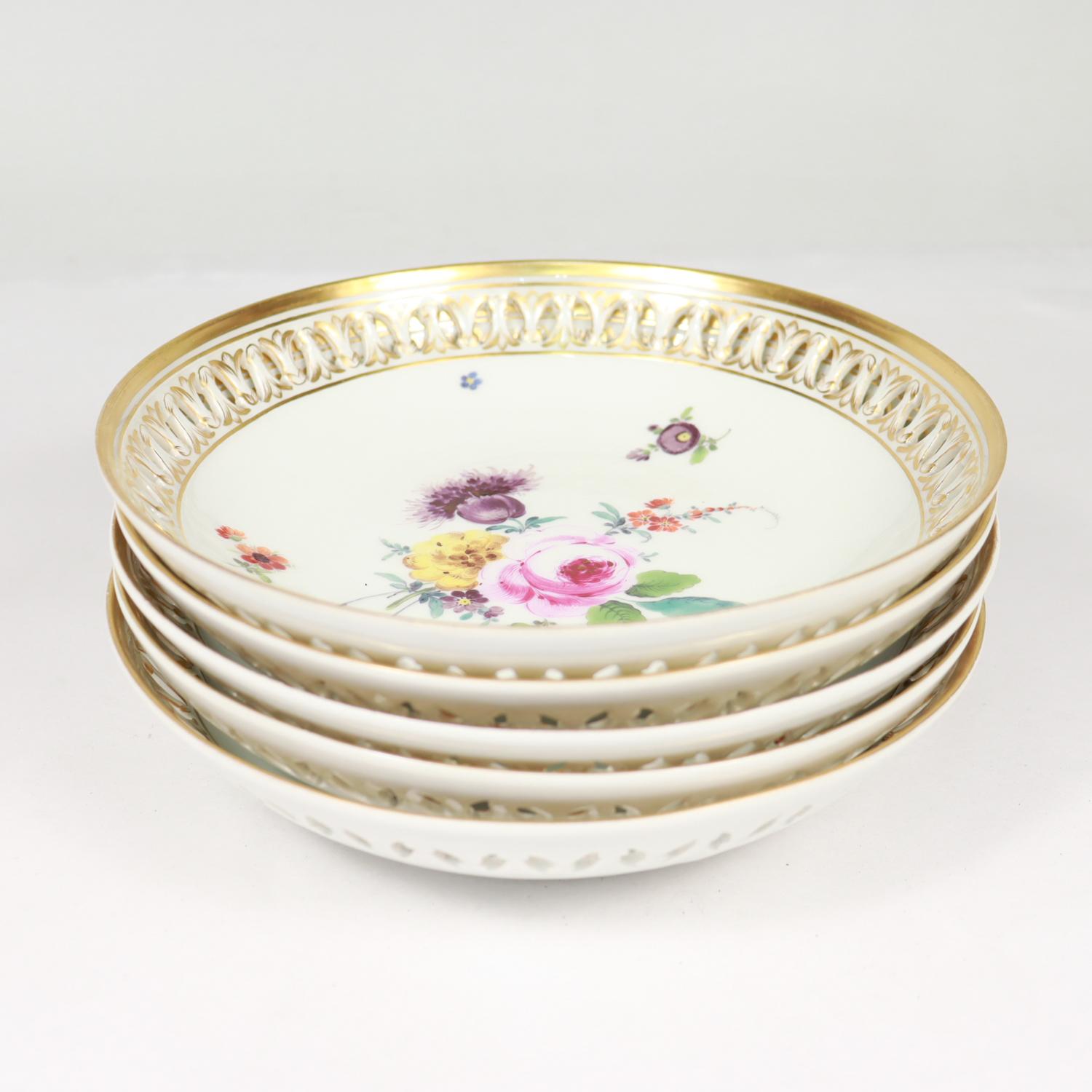 5 Antique Meissen Porcelain Neoclassical Reticulated Bowls with Deutsche Blumen For Sale 2