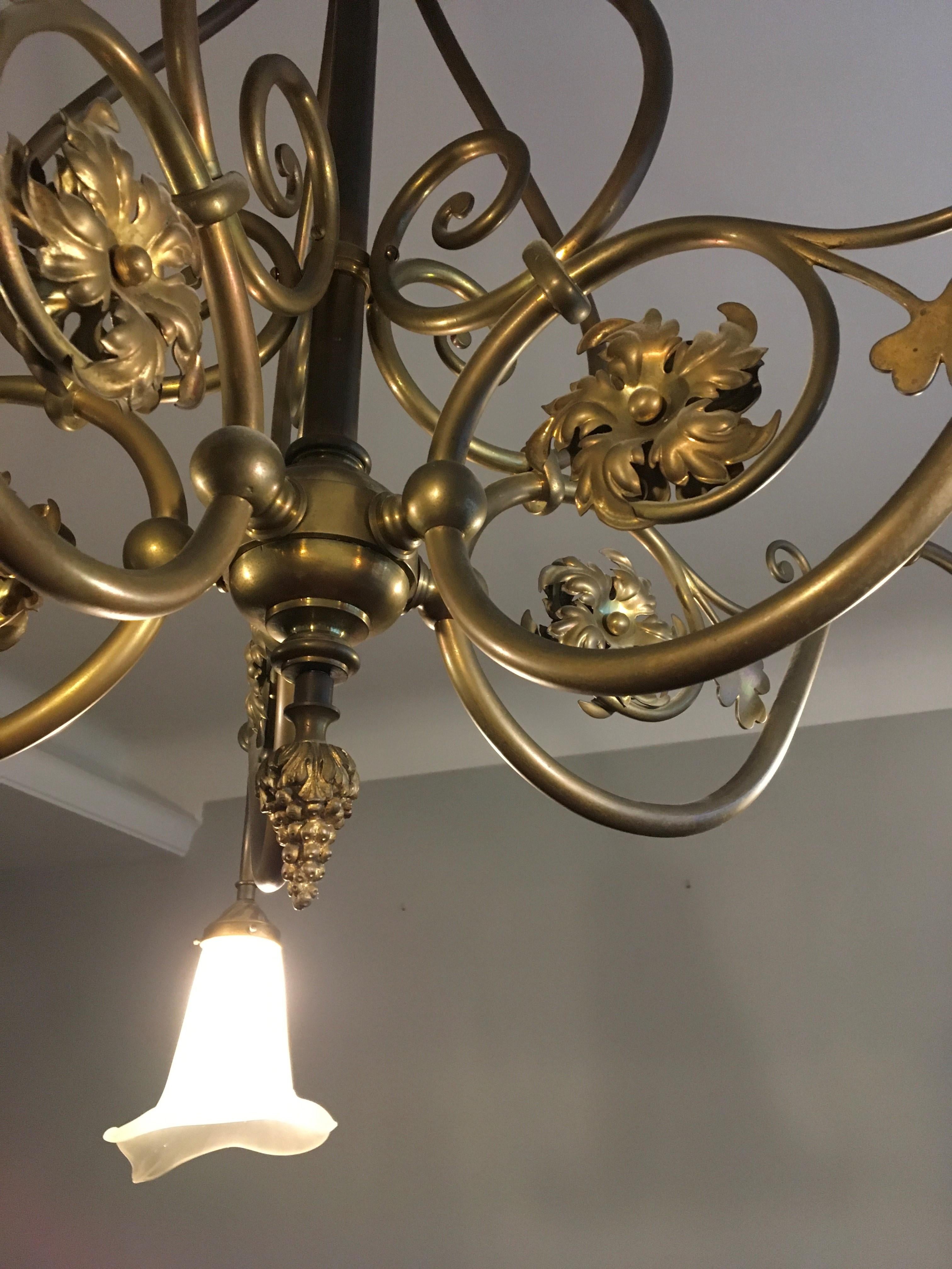 5-armed Art Nouveau Chandelier with Tulip Flowers and Leaves In Good Condition For Sale In Antwerp, BE