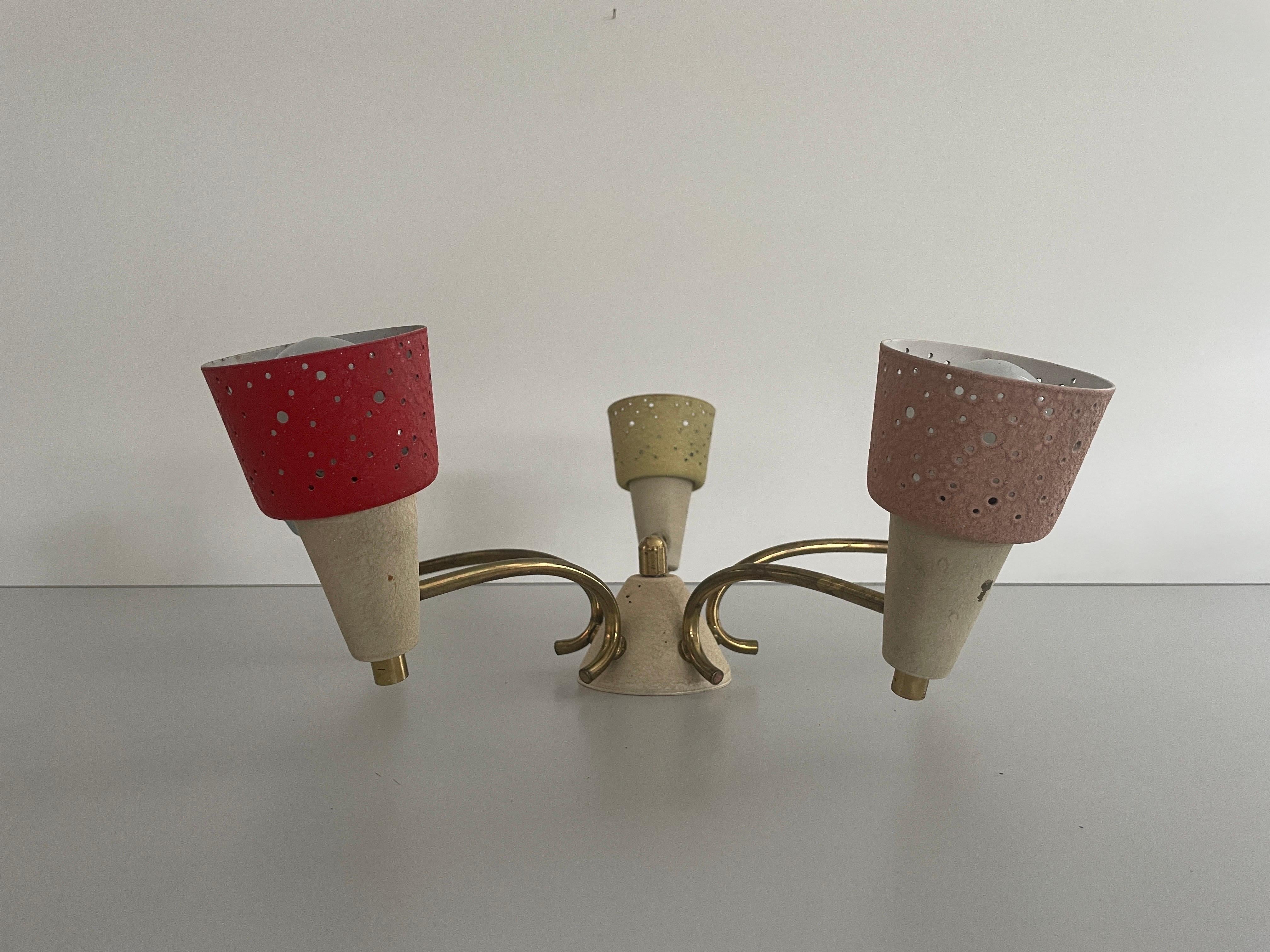 Plafoniera a 5 bracci in ottone di Ernest Igl per Hillebrand, anni '50, Germania

Il paralume è in ottime condizioni vintage.

Questa lampada funziona con  5x lampadine E14. 
Cablato e adatto all'uso con 220V e 110V per tutti i