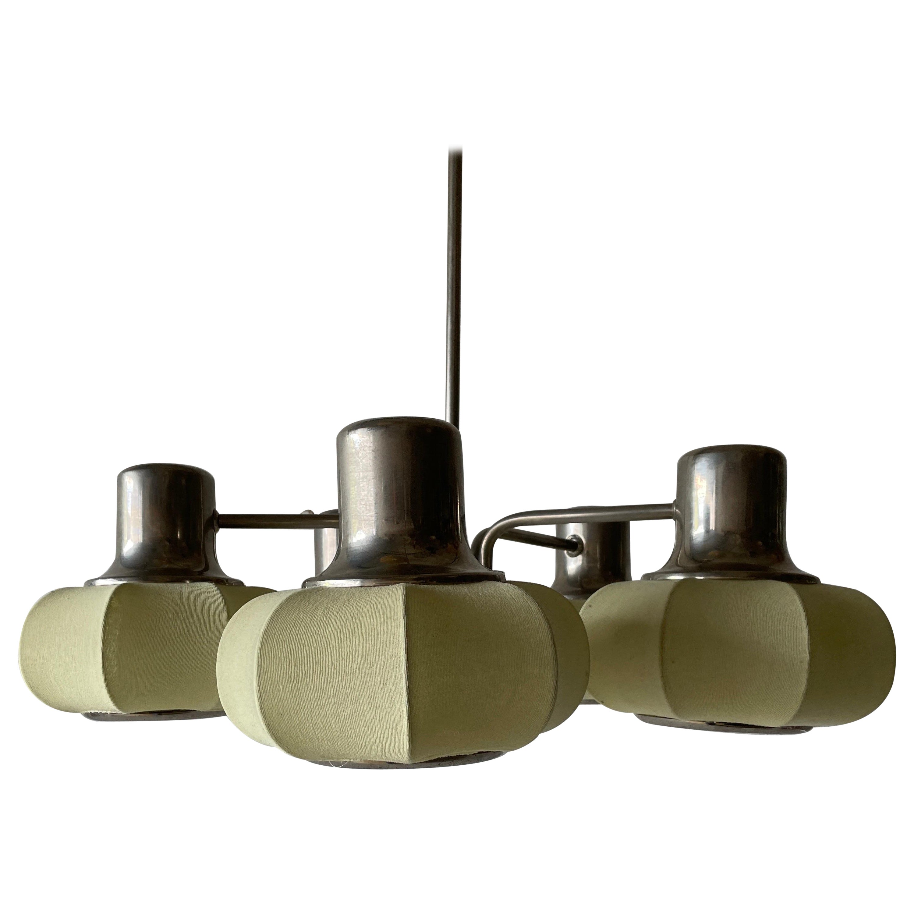 Lampadario metallico a 5 bracci con paralumi in tessuto di VEB Leuchten, anni '50, Germania in vendita