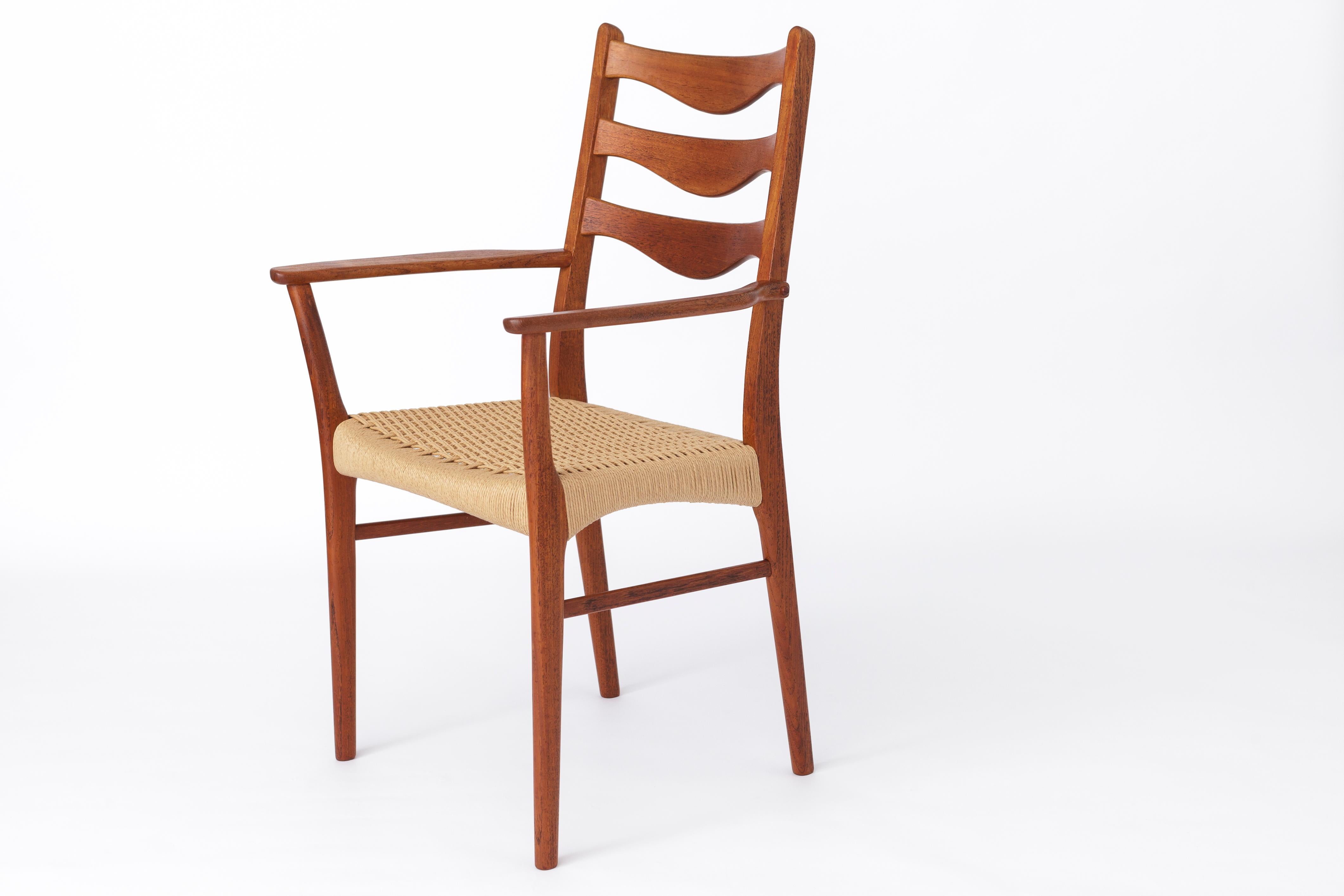 5 Arne Wahl Iversen Mid century teak dining chairs with papercord seat. In Good Condition For Sale In Hannover, DE