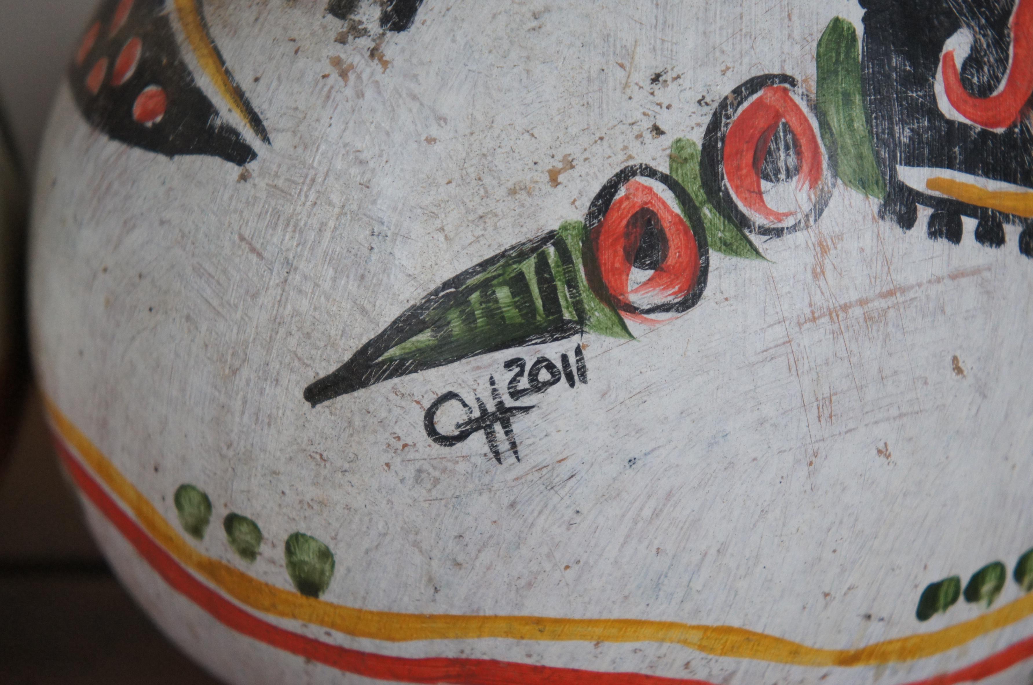 Matériaux organiques 5 gourdes peintes artisanales d'art populaire du sud-ouest du Pueblo, serpent oiseau 9 po. en vente