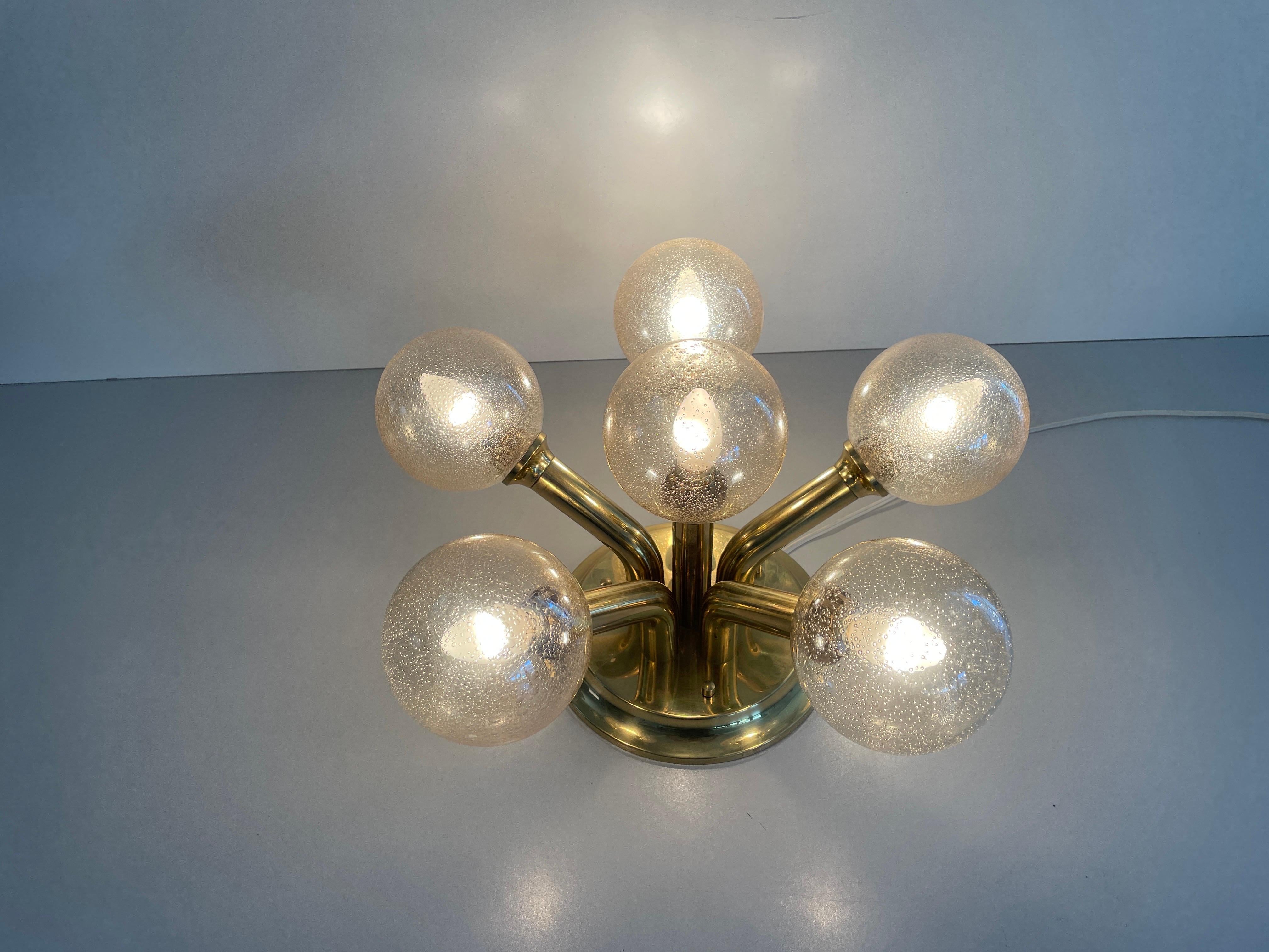 Lampada Atomic Flush Mount a 5 sfere con corpo in vetro e ottone, anni '60, Germania in vendita 6