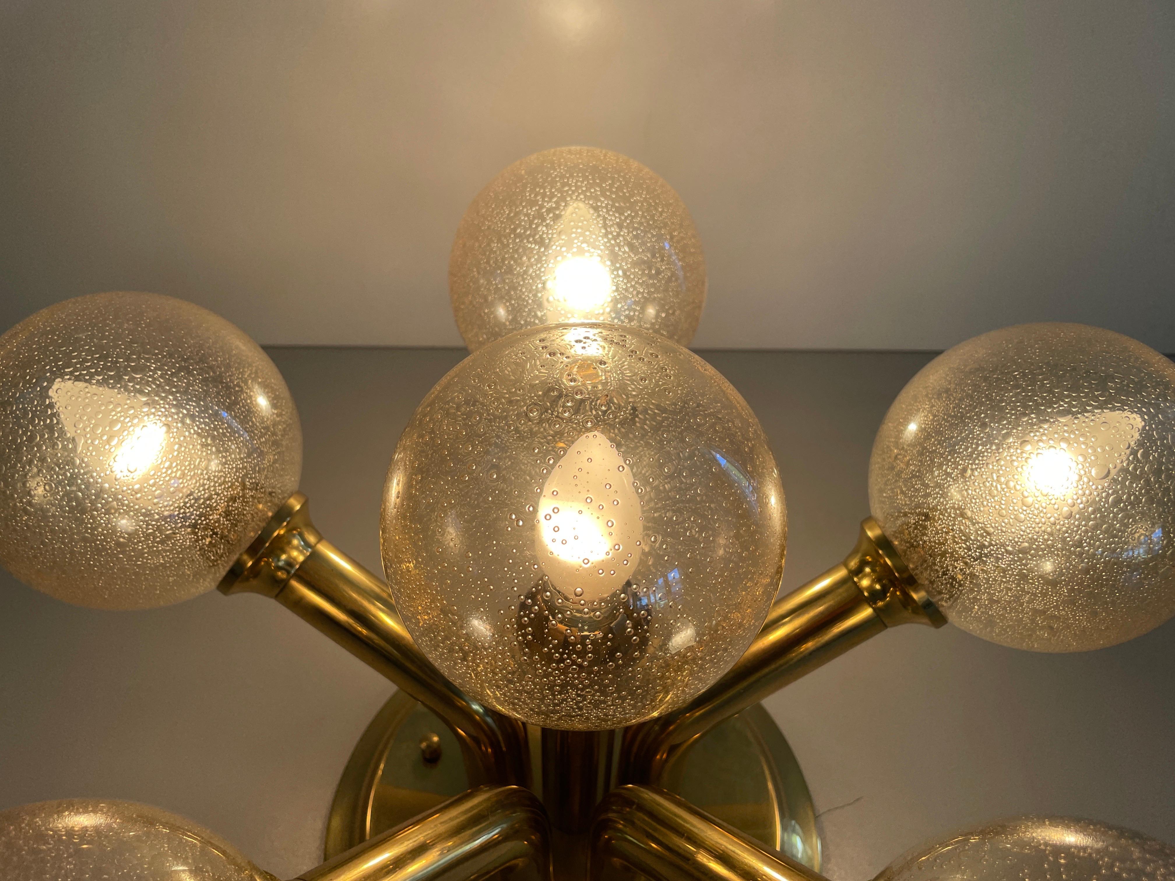 Lampada Atomic Flush Mount a 5 sfere con corpo in vetro e ottone, anni '60, Germania in vendita 10