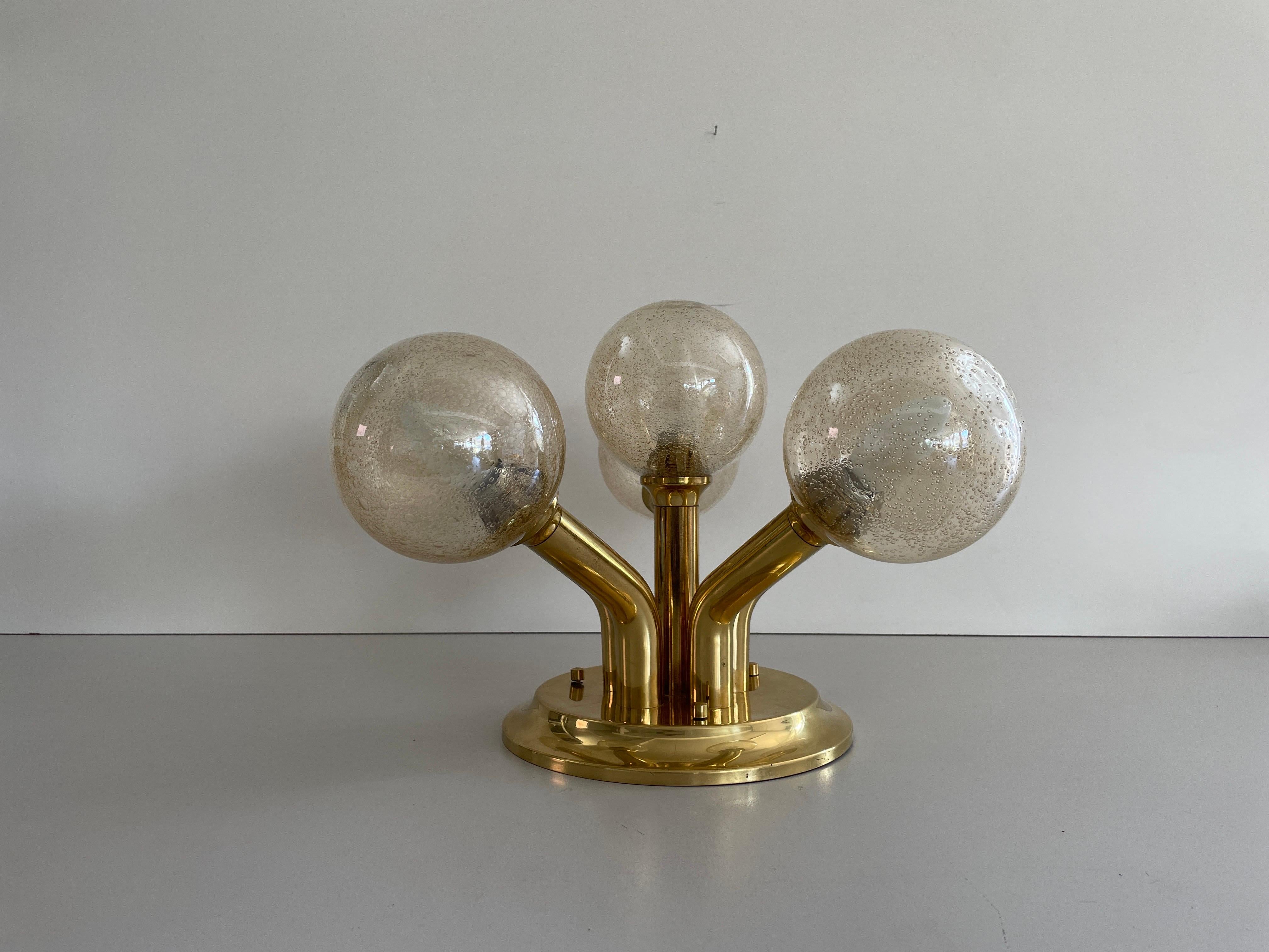 Lampada Atomic Flush Mount a 5 sfere con corpo in vetro e ottone, anni '60, Germania

Il paralume è in ottime condizioni vintage.

Questa lampada funziona con 5x lampadine E14. 
Cablato e adatto all'uso con 220V e 110V per tutti i paesi.

Misure: