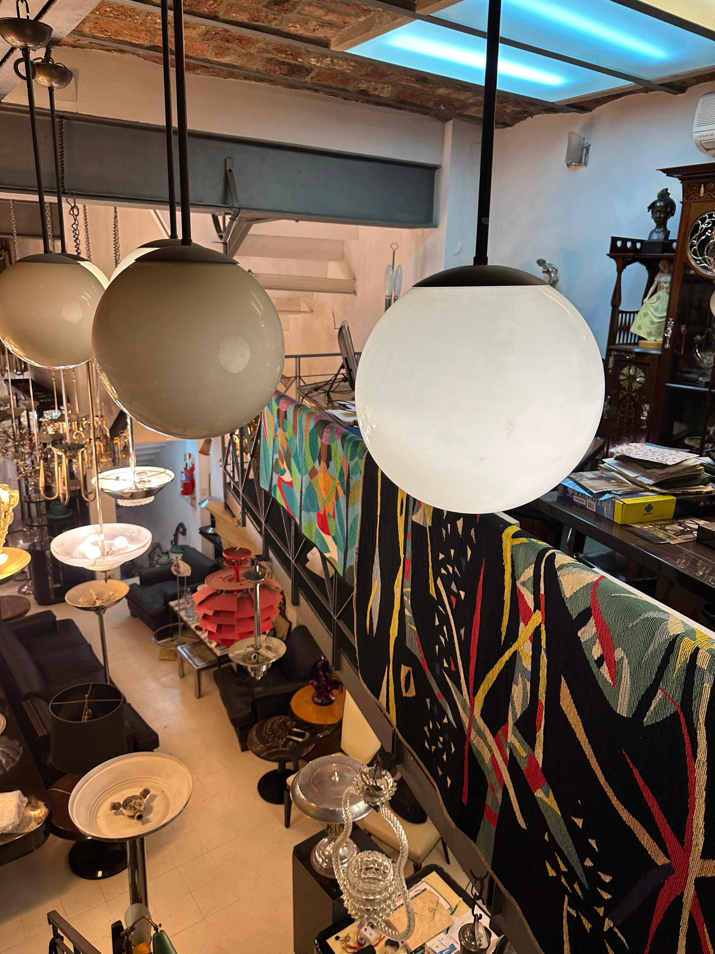 5 Lampade a sfera dell'edificio Kavanagh a Buenos Aires, Argentina, 1920, Bauhaus in vendita 2