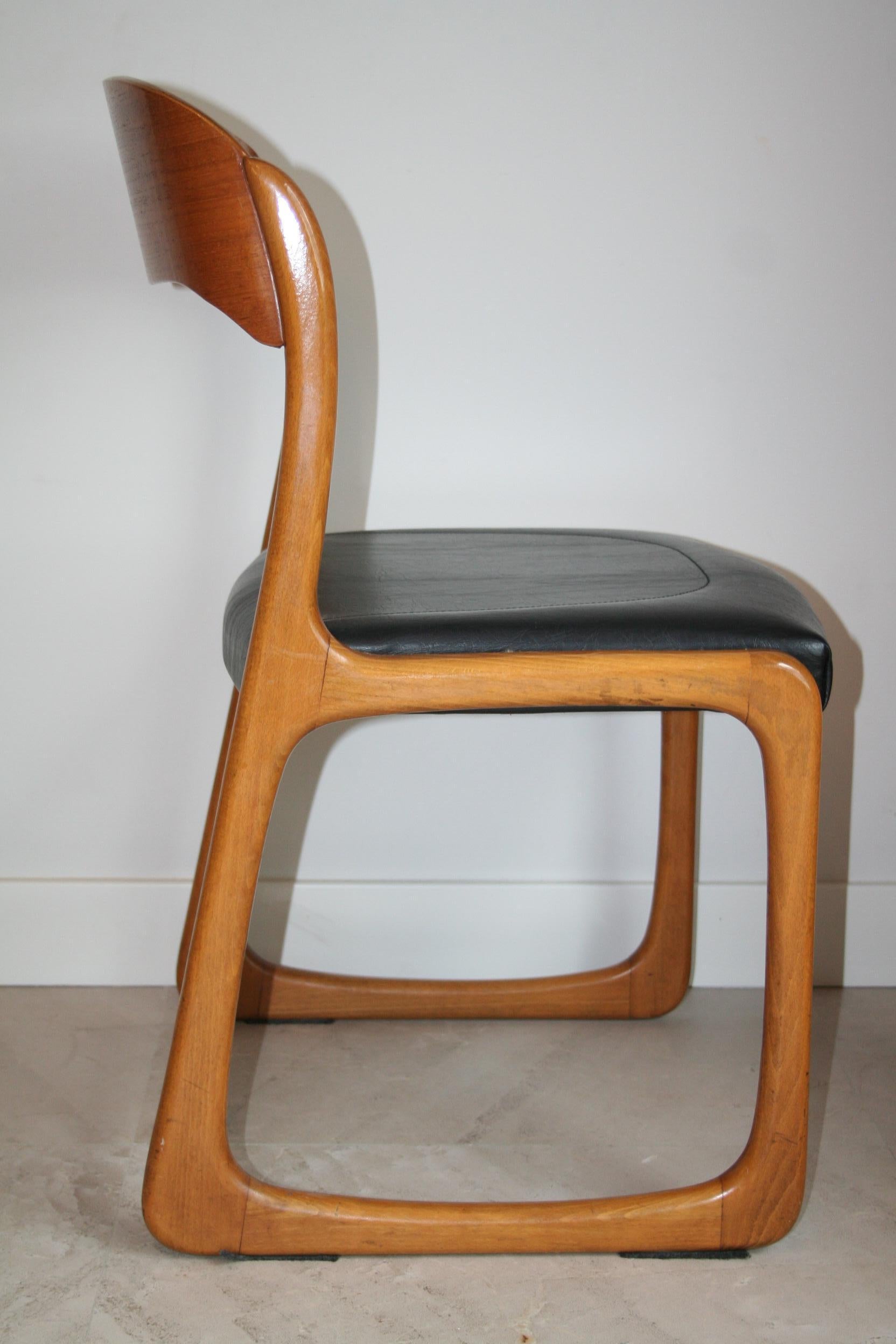 5 Baumann Traineau Sledge Chairs in Their Original Leather In Good Condition For Sale In Madrid, ES
