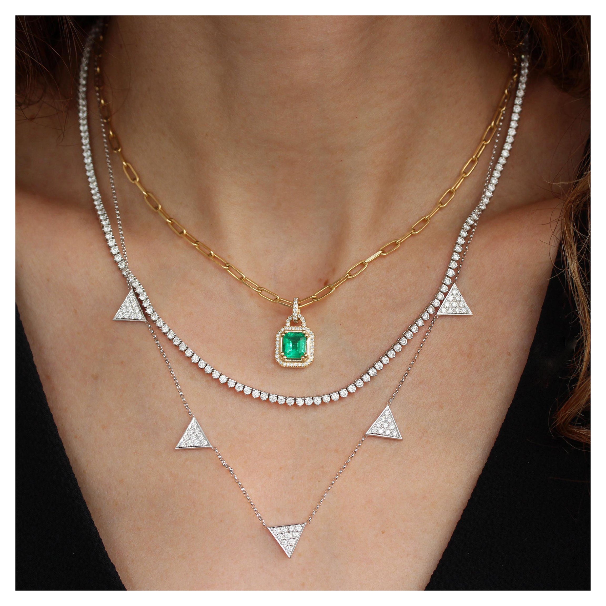 5 große Dreiecke Diamanten mit Pflasterung Moderne, zeitgenössische und ausgefallene Halskette im Angebot