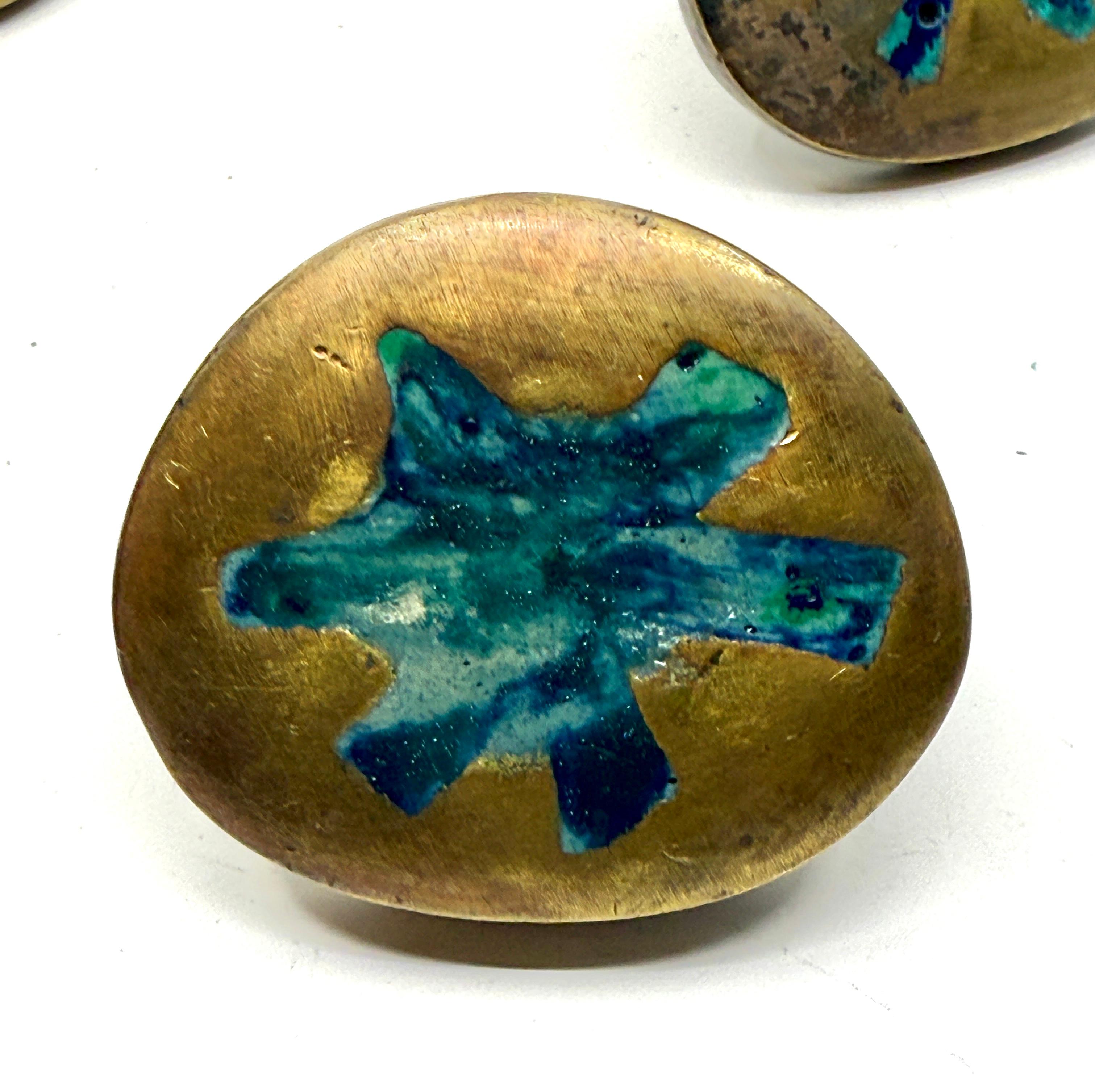 Ottone 5 tiretti in ottone e malachite firmati Pepe Mendoza in vendita