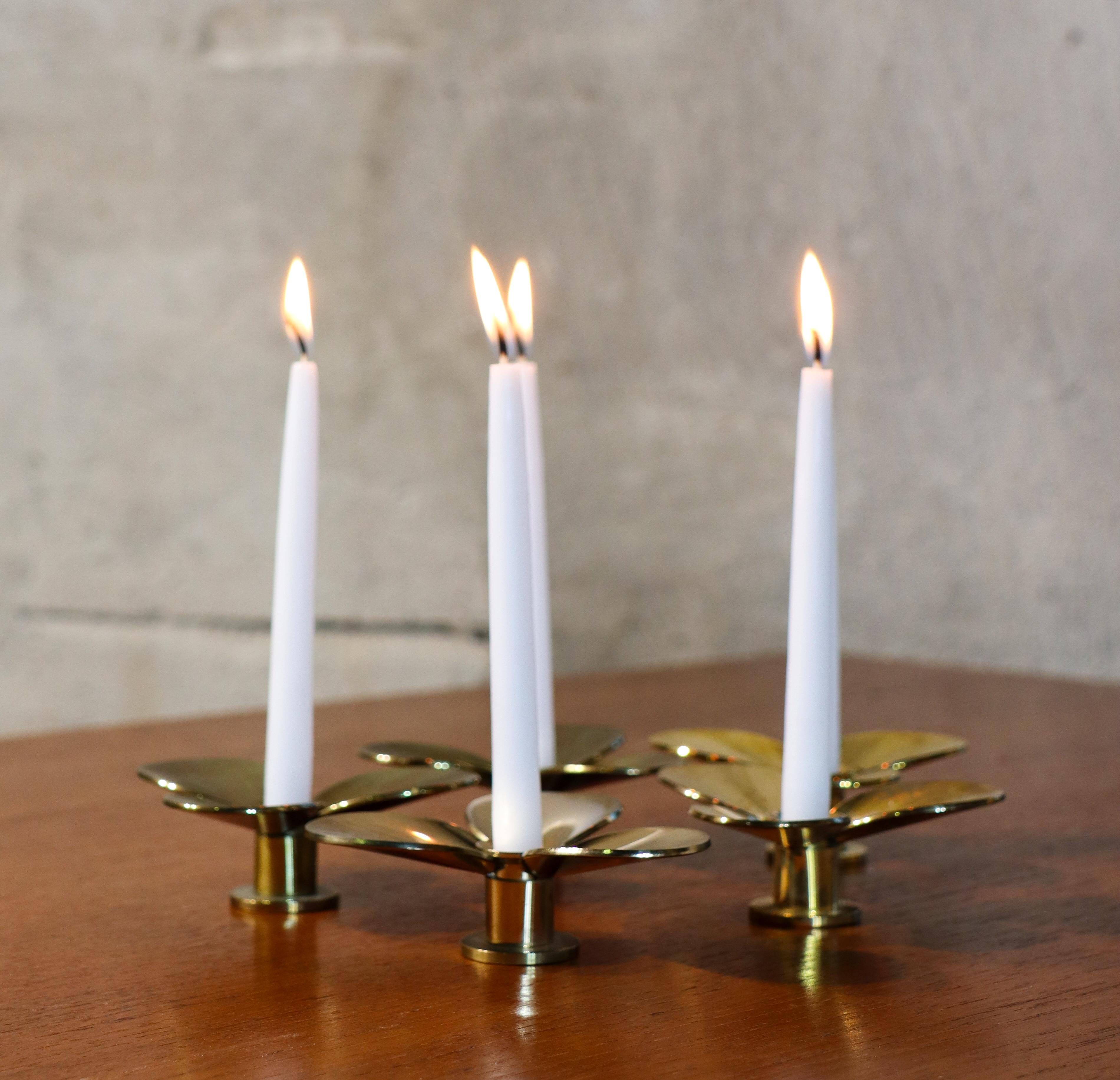 Scandinavo moderno 5 Candelieri in ottone - Pierre Forsell - Skultuna in vendita