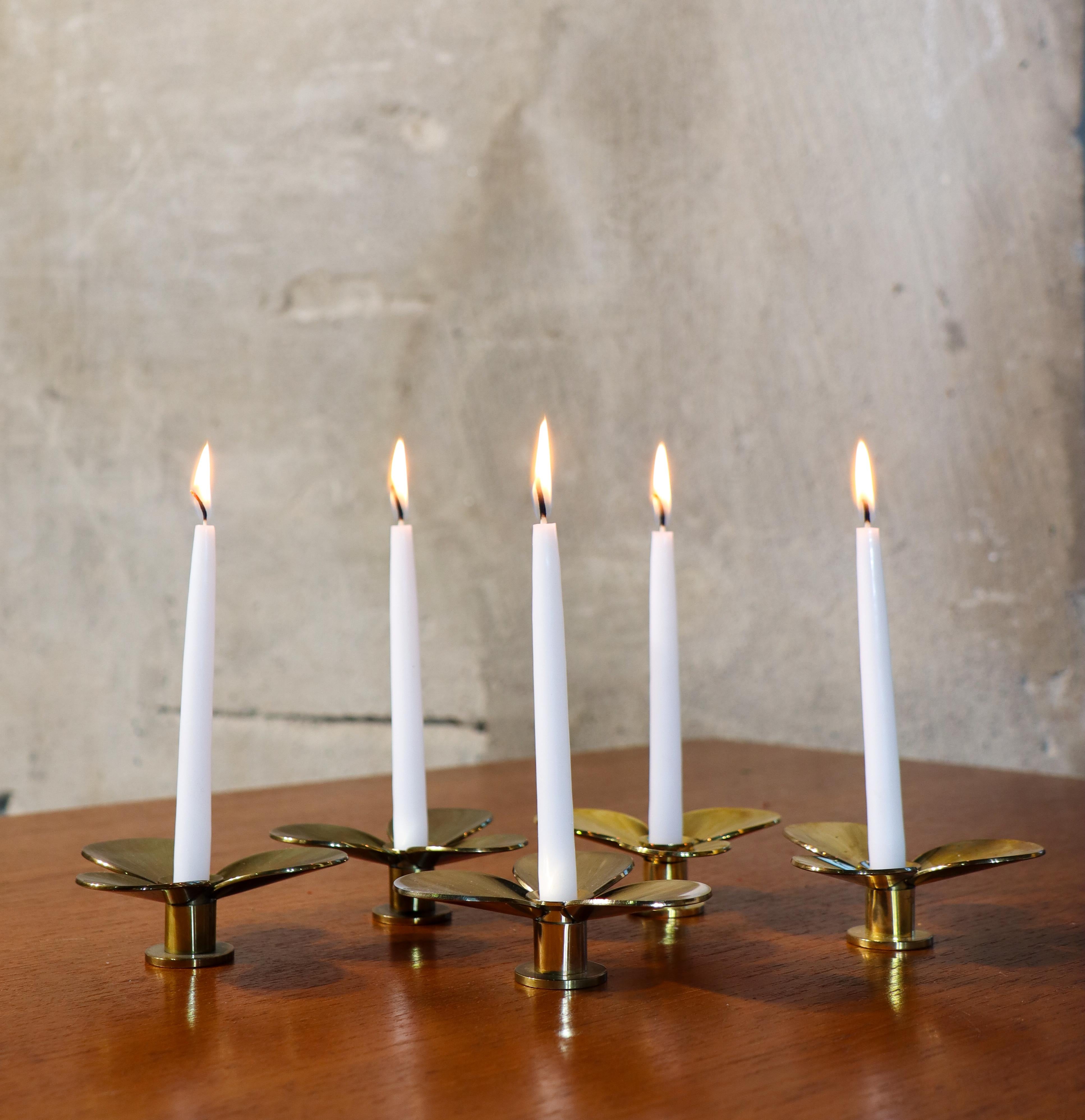 Svedese 5 Candelieri in ottone - Pierre Forsell - Skultuna in vendita