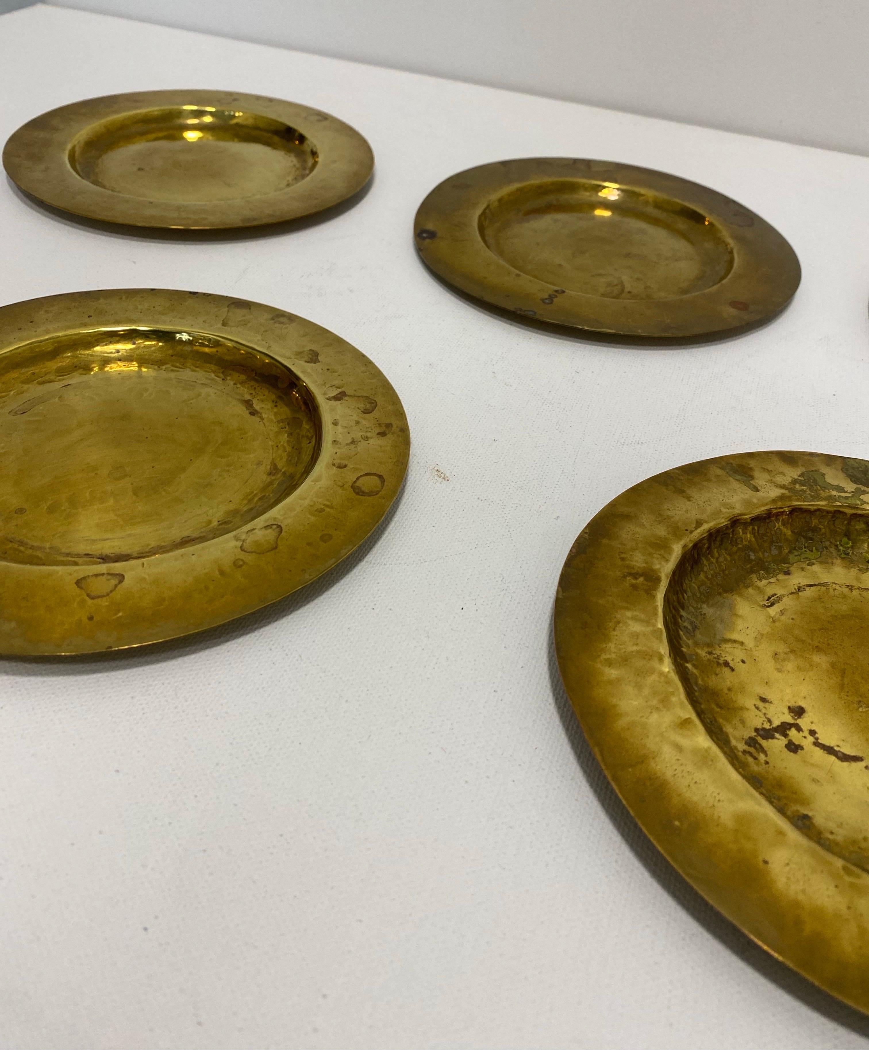 Milieu du XXe siècle 5 Plaques en laiton Table Hollywood Regency Vintage 1960s Desert Gold Art Nouveau en vente