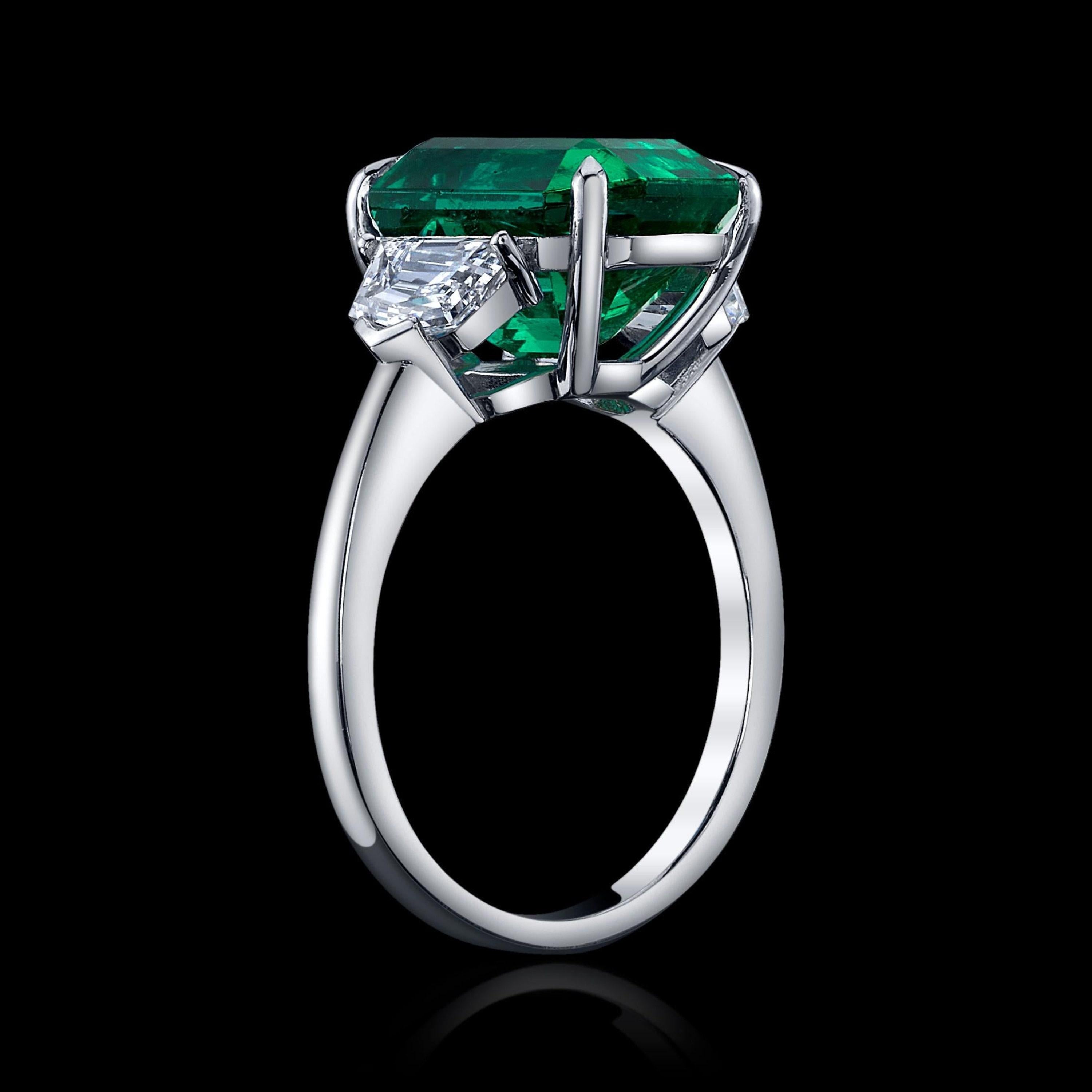 For Sale:  Art Deco 5 CT Certified Natural Emerald and Diamond Engagement Ring in 18K Gold 3