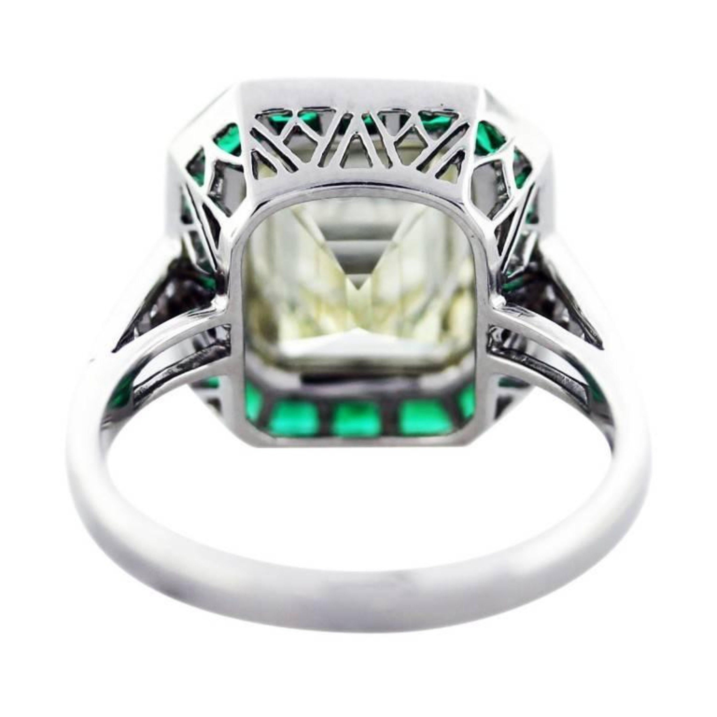 For Sale:  18K Gold 5 CT Natural Diamond and Emerald Antique Art Deco Style Engagement Ring 4