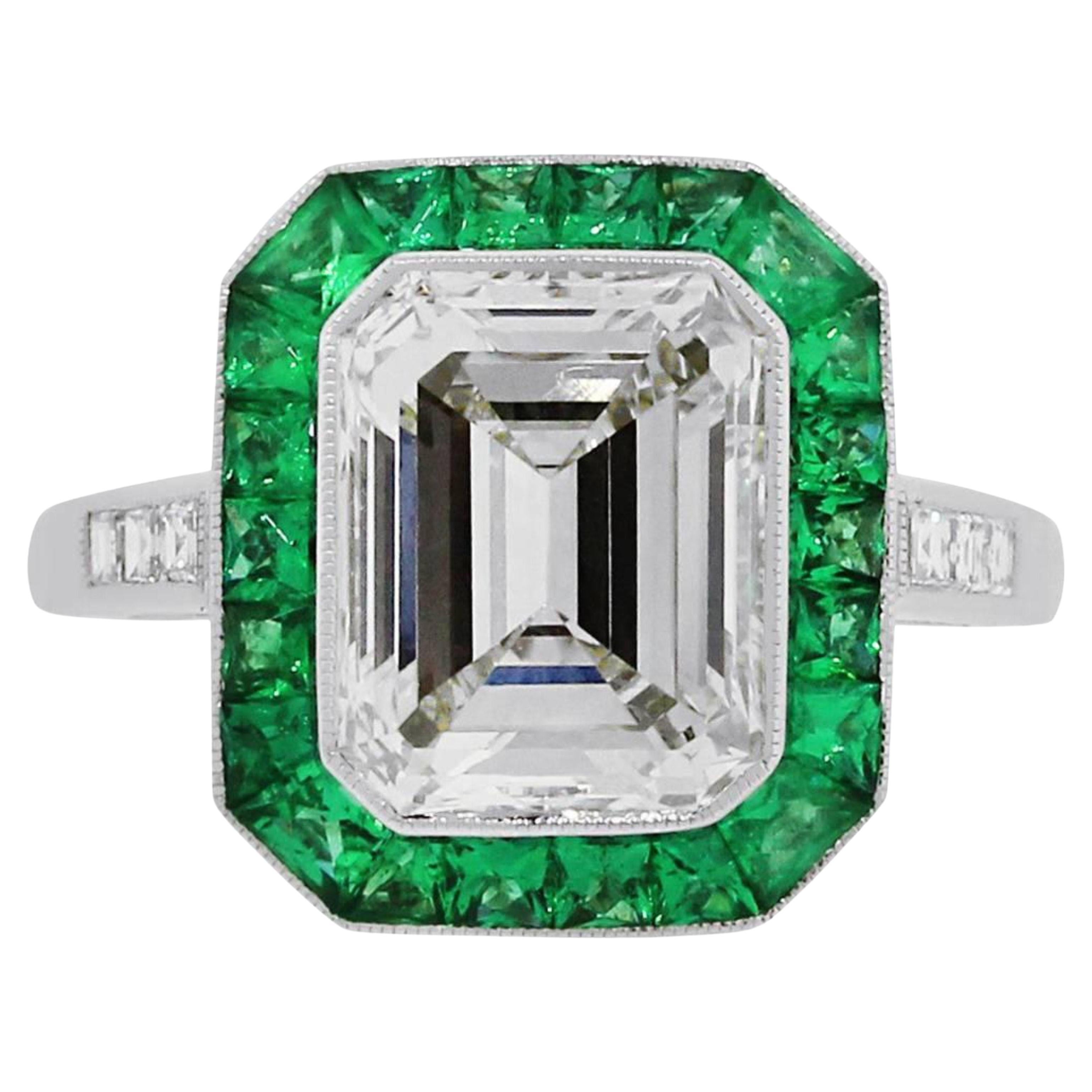 For Sale:  18K Gold 5 CT Natural Diamond and Emerald Antique Art Deco Style Engagement Ring