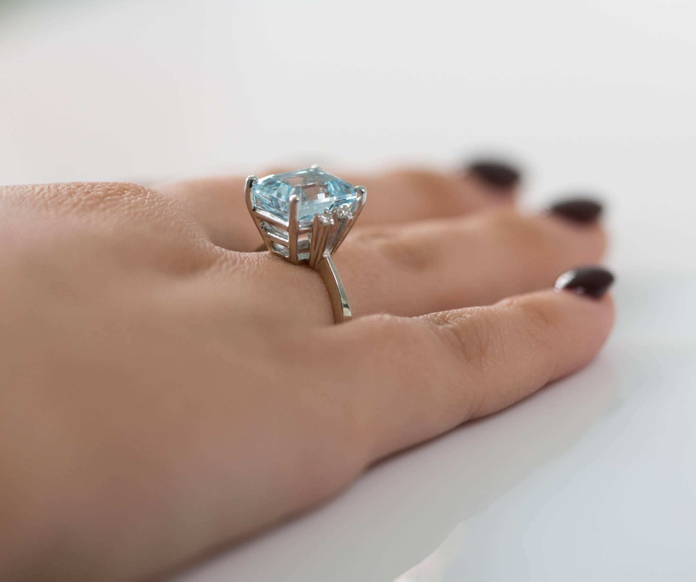 5 Carat Aquamarine, Diamond and 14K White Gold Ring In Good Condition In Hicksville, NY