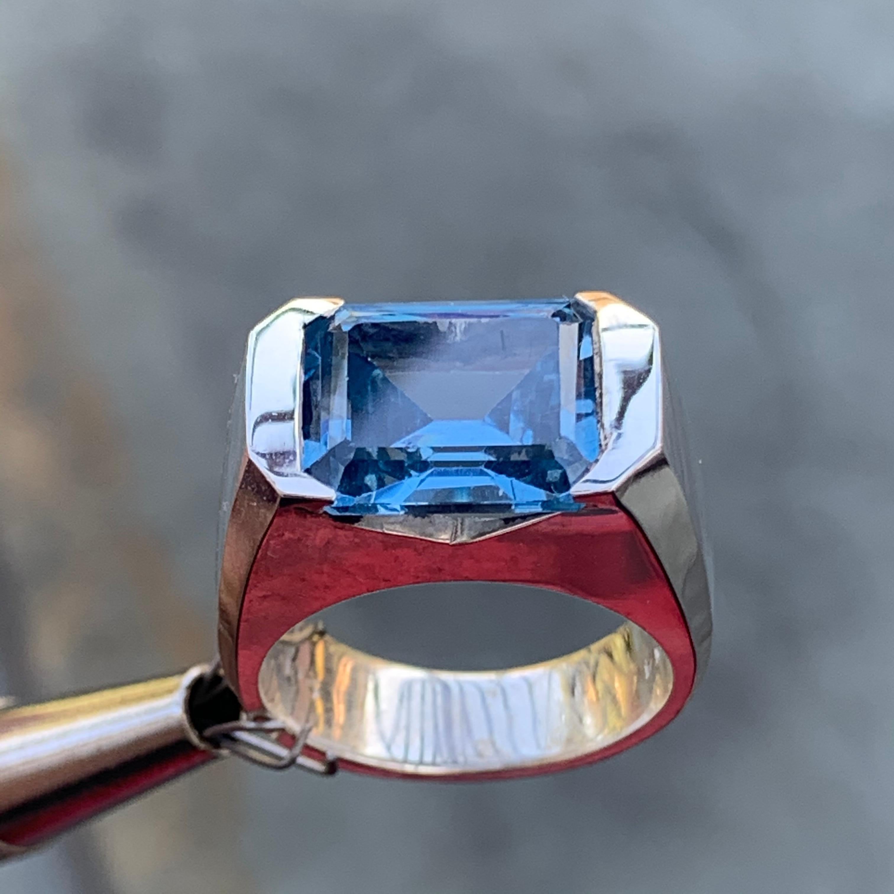 Retro 5 Carat Blue Gemstone Ring March, December Birthstone Month For Sale
