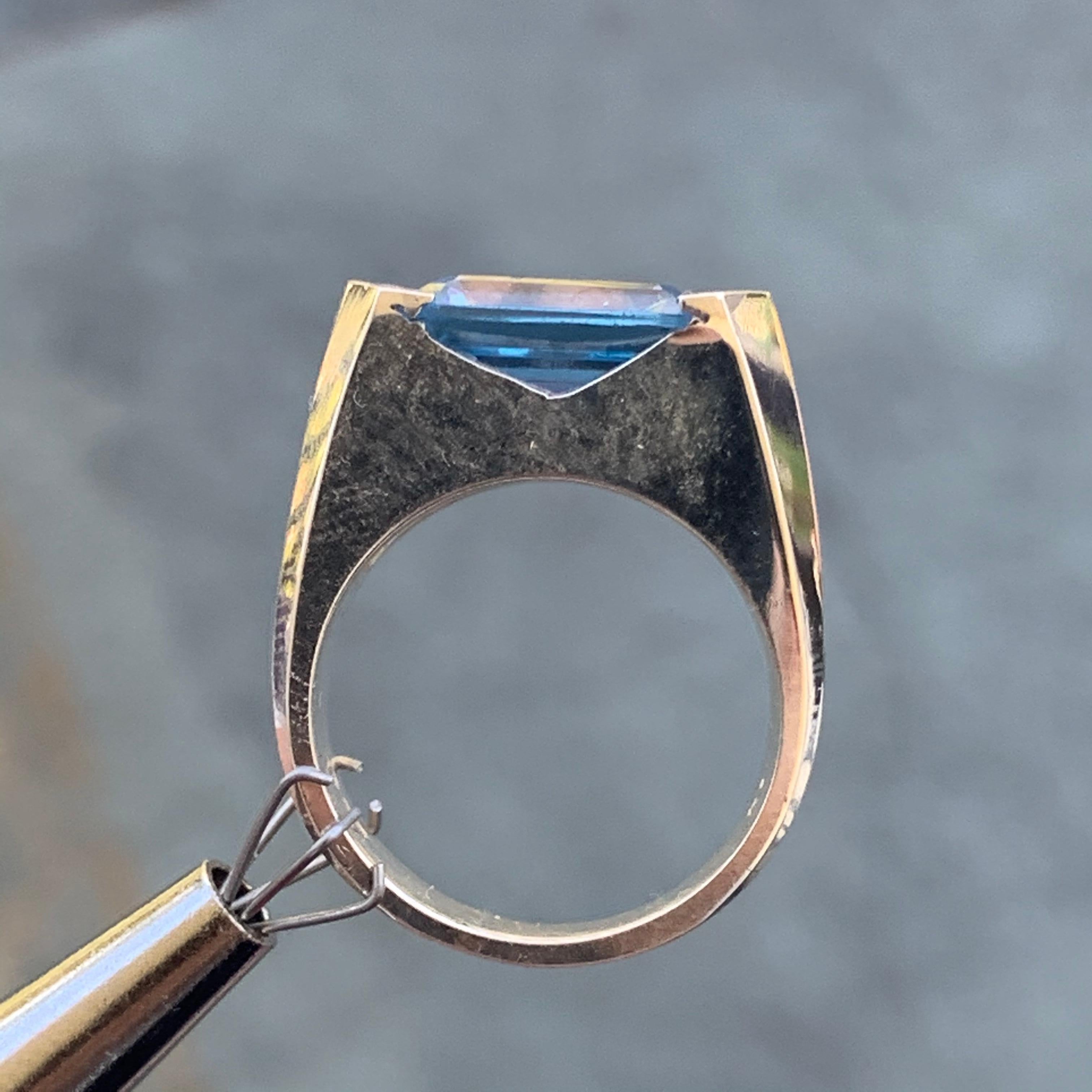 5 Carat Blue Gemstone Ring March, December Birthstone Month In New Condition For Sale In West Hollywood, CA