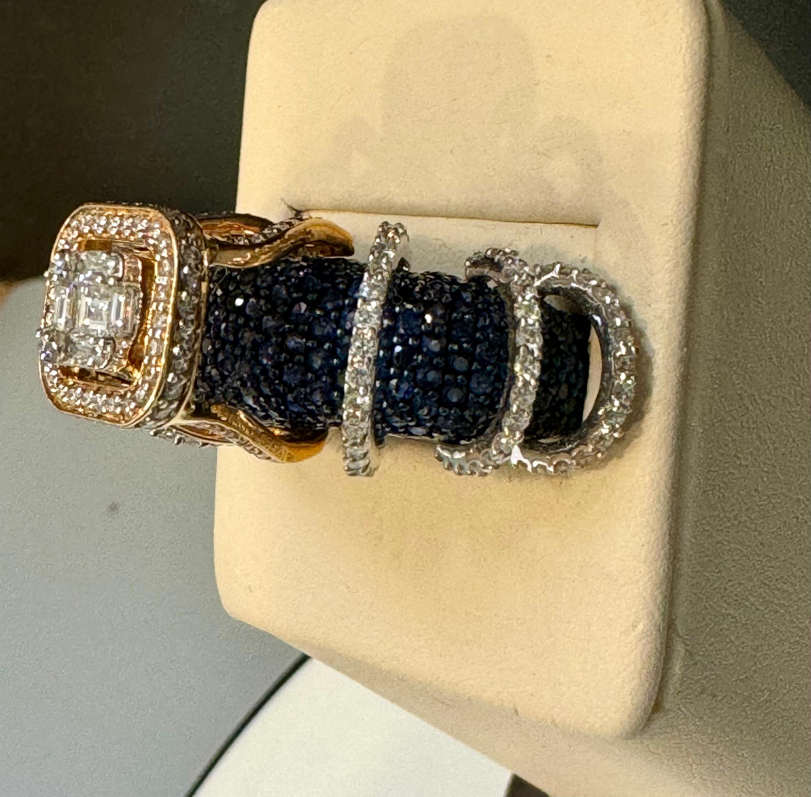 Round Cut 5 Carat Blue Sapphire and 2 Ct Diamond Cocktail Ring in 18 Karat  WY Gold Estate For Sale