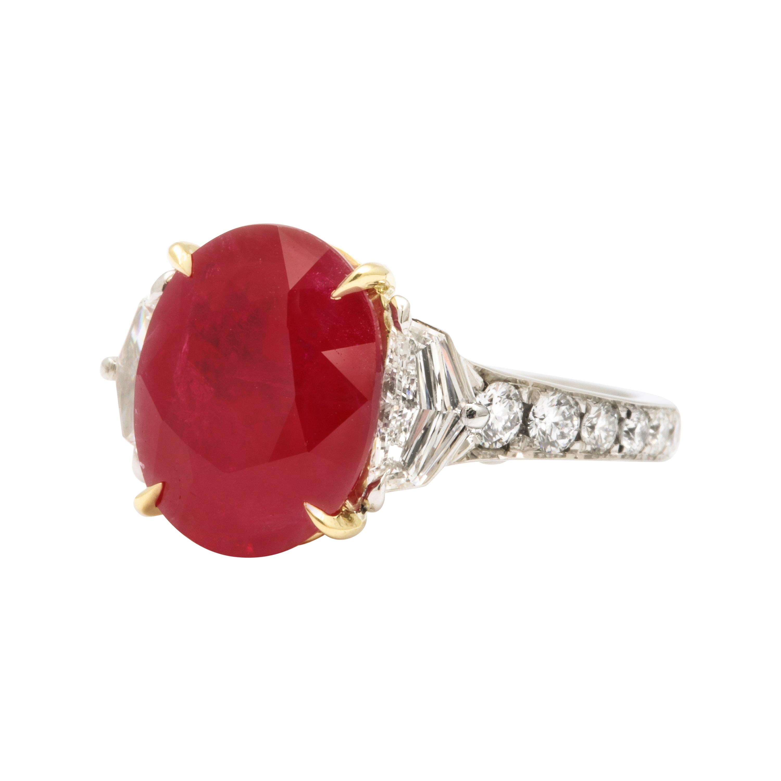 Bague en rubis de Birmanie de 5 carats et diamants