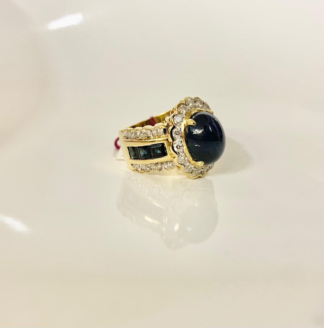 5 Karat Cabochon Saphir und Diamant-Ring (Art déco) im Angebot