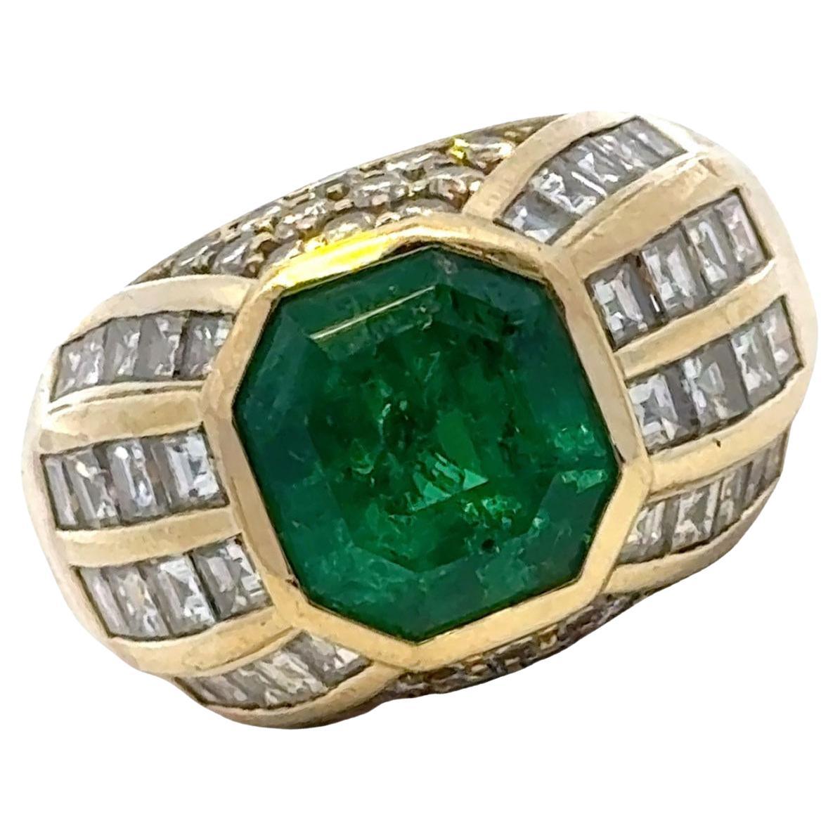 Bague cocktail en or jaune 18 carats avec diamants et émeraude de Colombie de 5 carats certifiée GIA