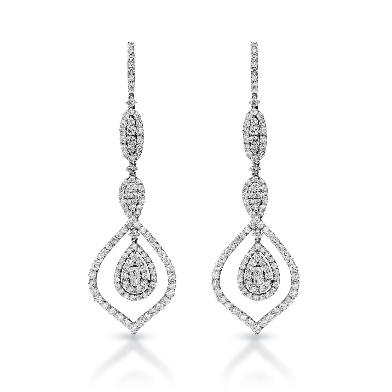 Diamond Hanging Earrings For Ladies:

Carat Weight: 5.49 Carats
Shape: Combine Mixed Shape
Metal: 18Karat White Gold 11.00 Grams
Style: Hanging Earrings