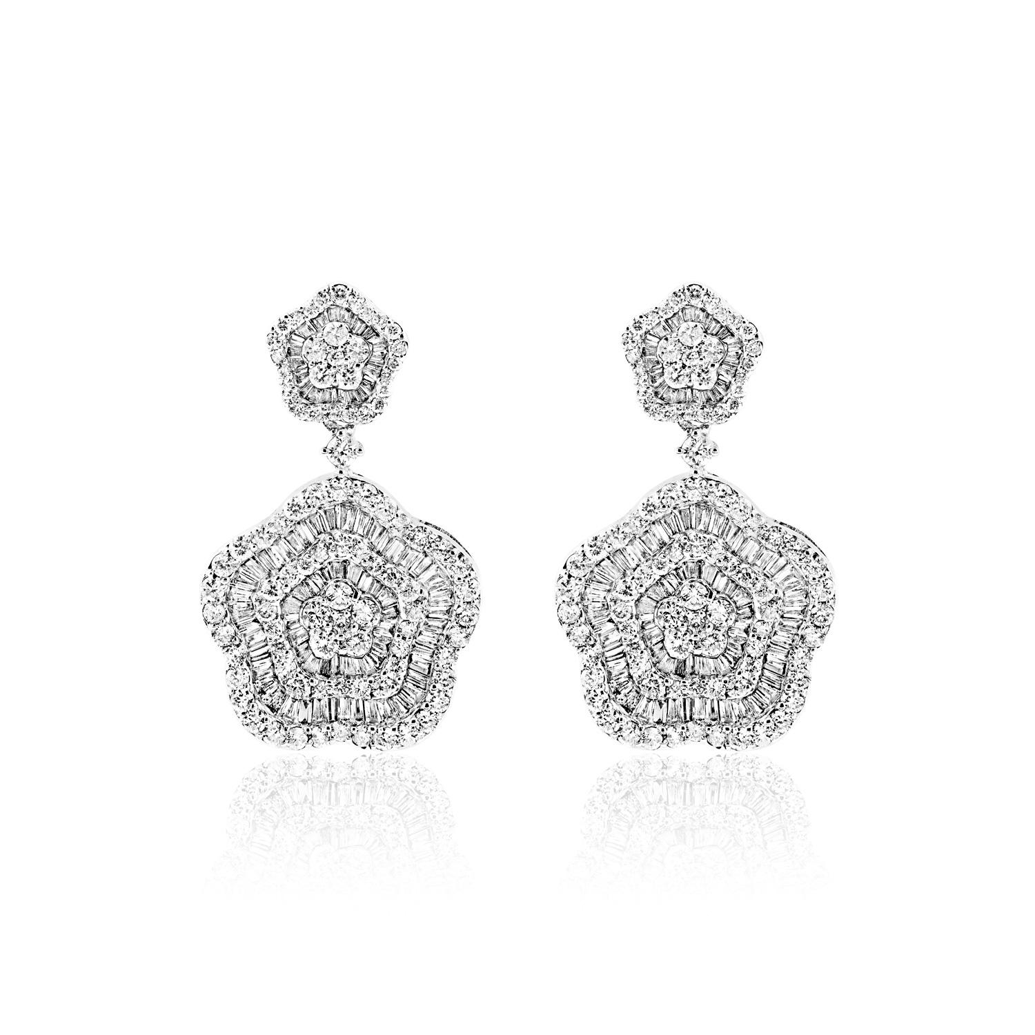 Diamond Hanging Earrings:
Carat Weight: 4.59 Carats
Diamond Shape: Combine Mix Shape
Metal: 14 Karat White Gold
Hanging Diamonds