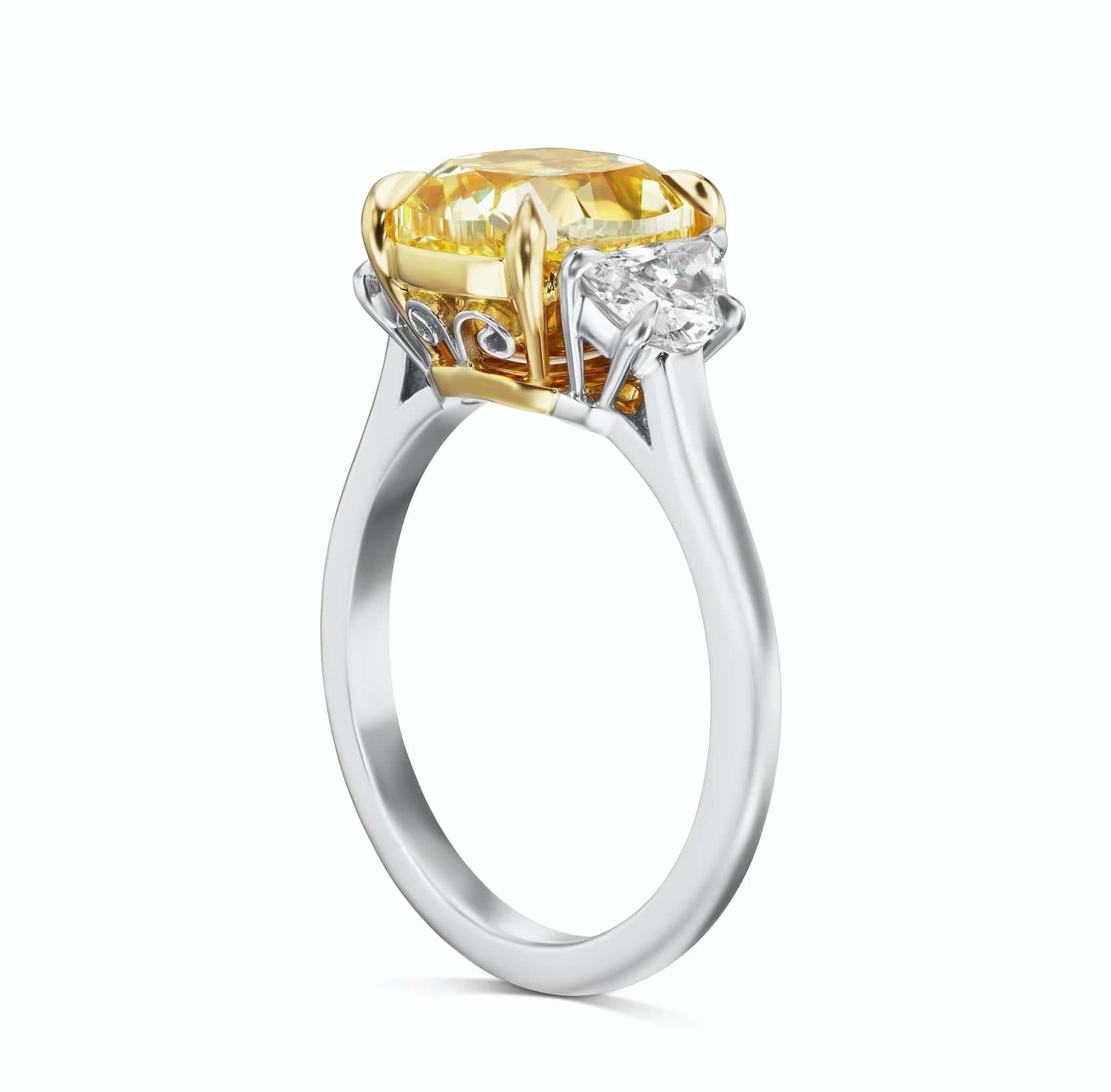 Taille coussin Bague de fiançailles avec diamant taille coussin de 5 carats certifié GIA LY en vente