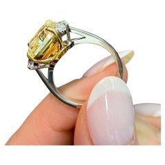 5 Carat Cushion Statement Fancy Yellow  Rare Fancy-Color Splendour Diamond Ring